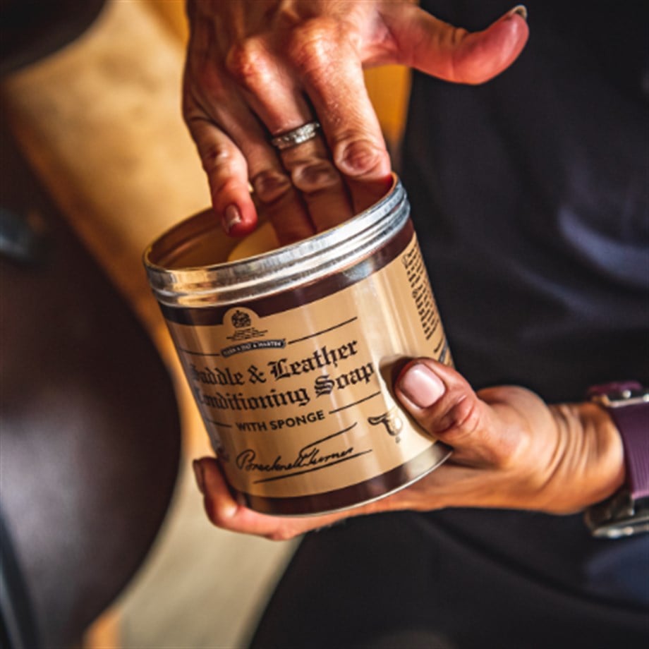 SADDLE & LEATHER CONDITIONING SOAP