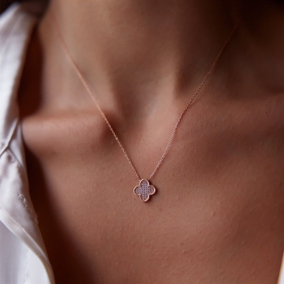Rose Altın Minimal Yonca Kolye