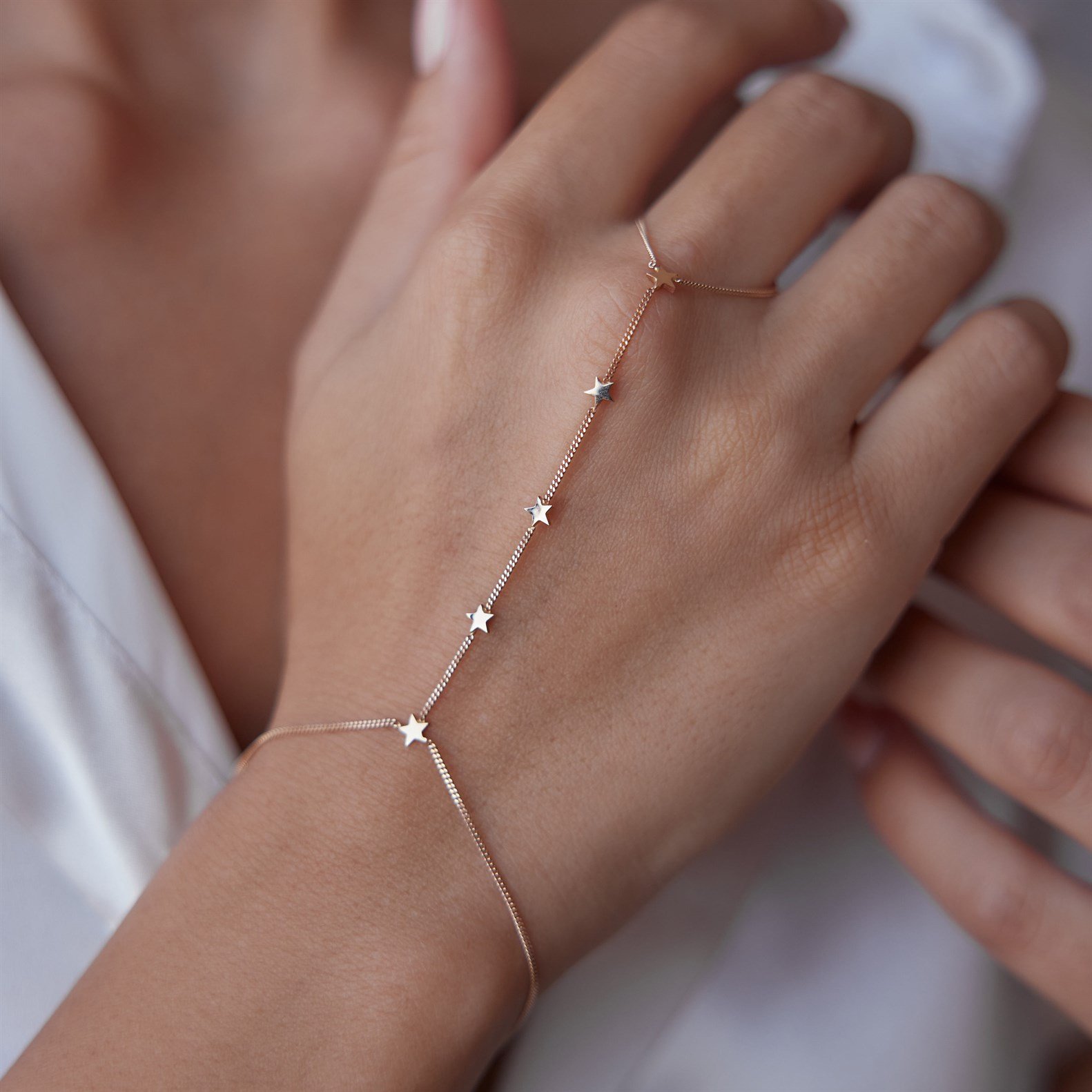 Sıralı Yıldızlı Minimal Şahmeran Bileklik