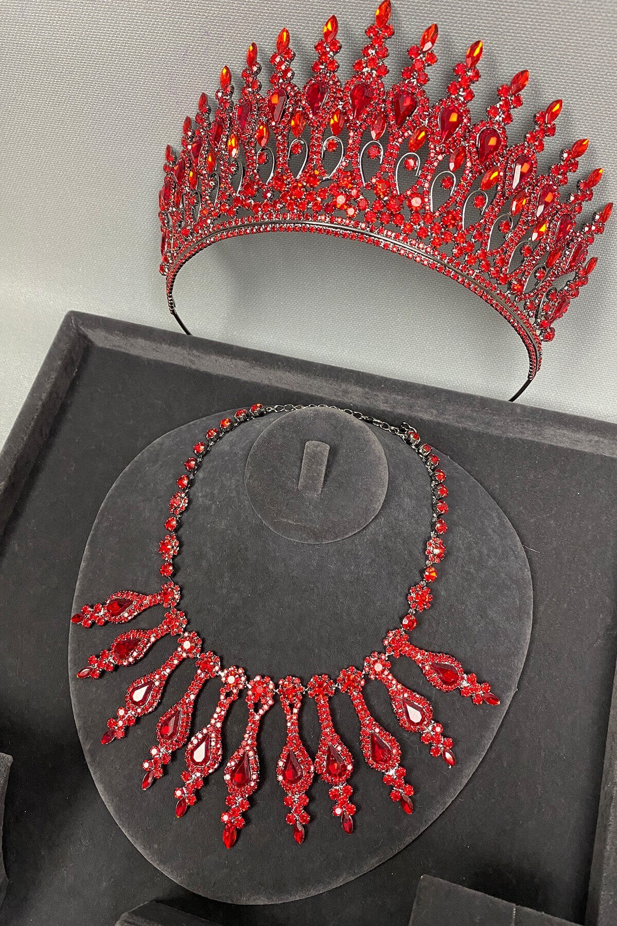 Henna Gelin Tacı ve Abiye Kolye Küpe Seti Kırmızı