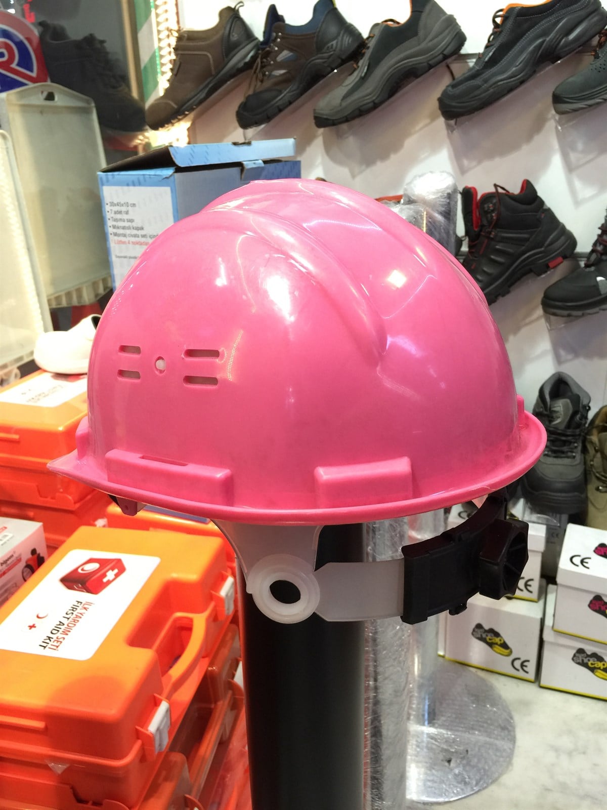 PEMBE ARKADAN AYARLI BARET