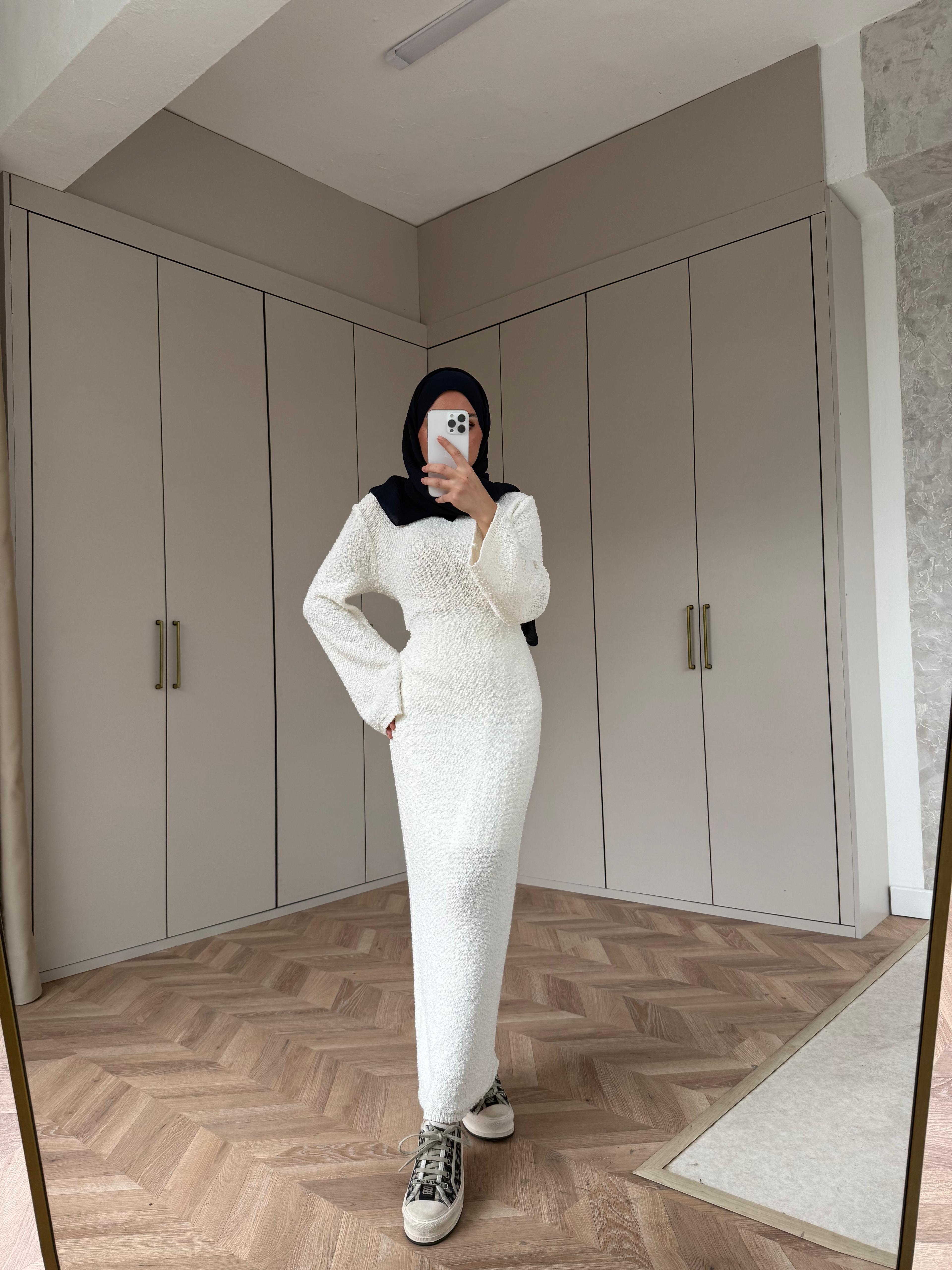 142526H&R ButikPonpon Detaylı Triko Elbise Beyaz