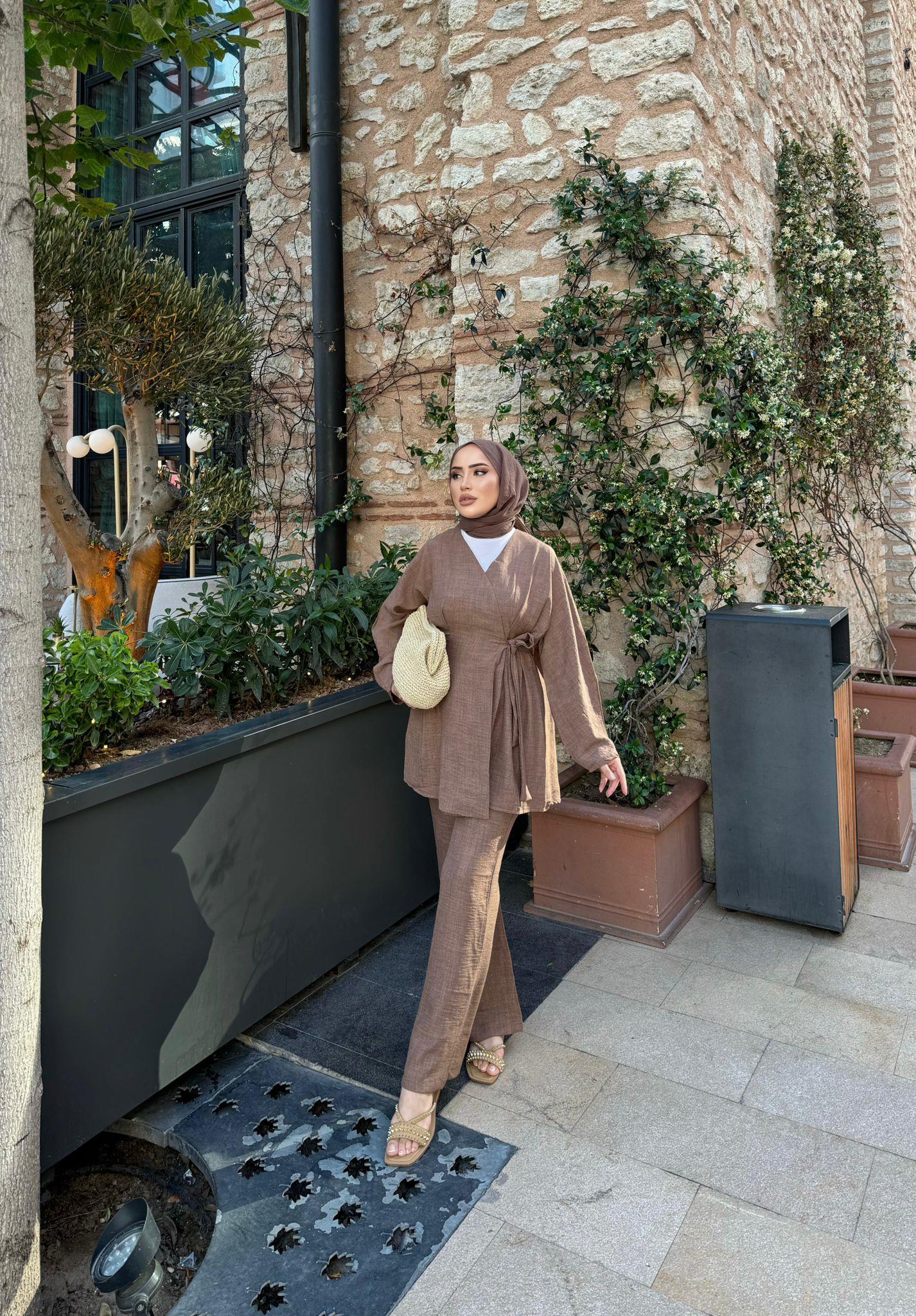 TAKM-1463H&R ButikBeri Keten Bağcıklı takım Vizon