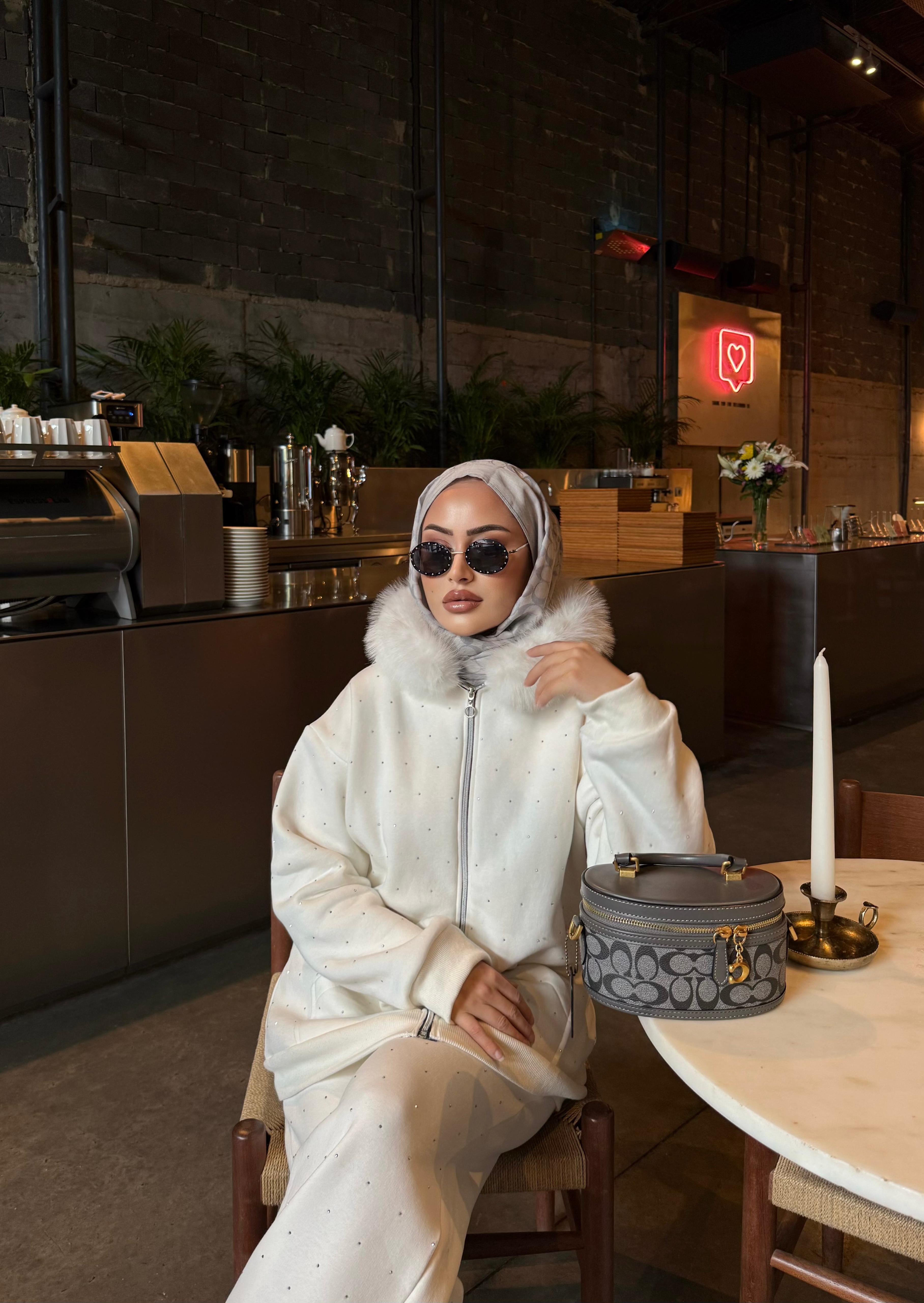 TKM-1907H&R ButikMaja 3 iplik Kürk Ve Taşlı Takım Beyaz