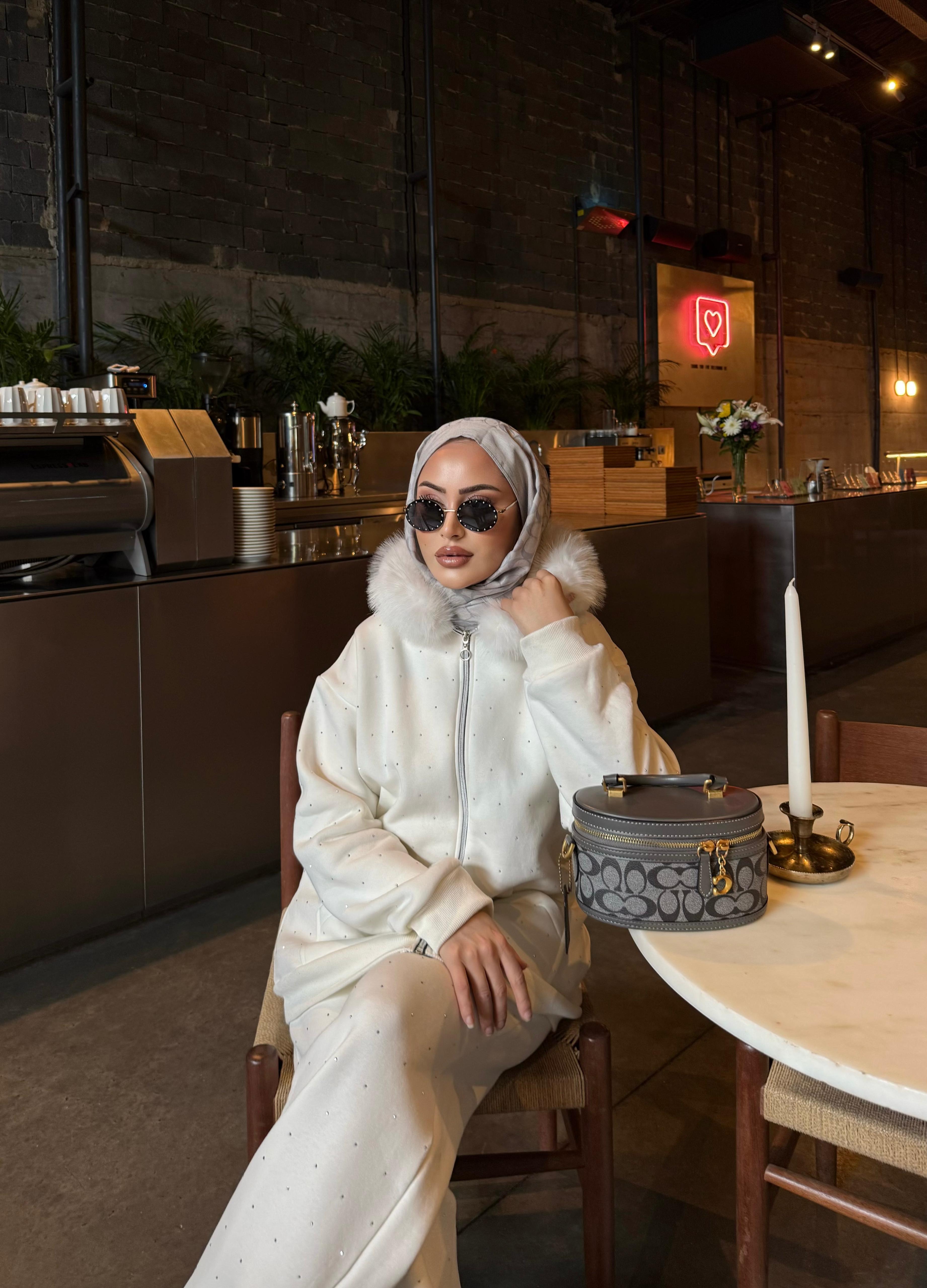 TKM-1907H&R ButikMaja 3 iplik Kürk Ve Taşlı Takım Beyaz