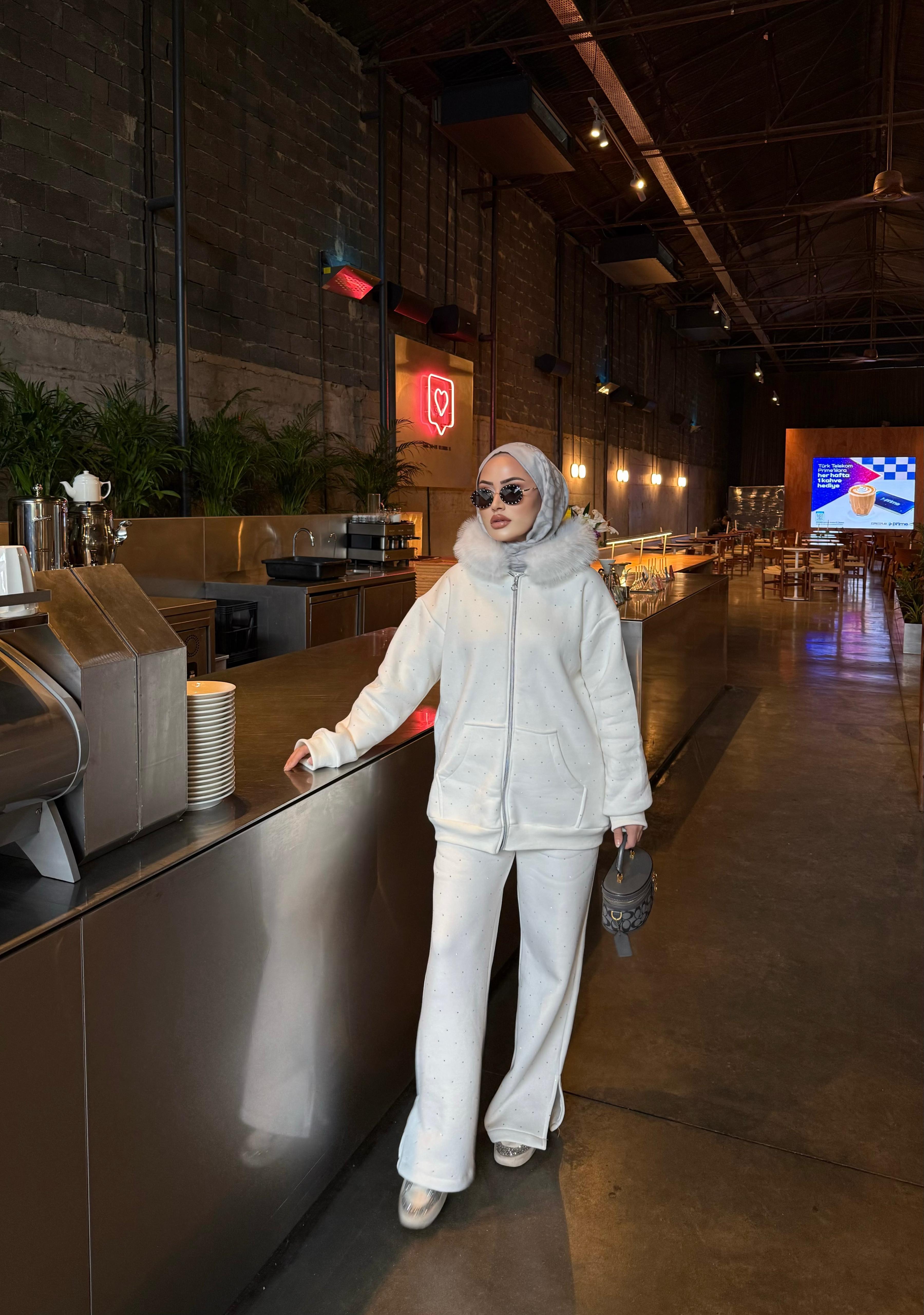 TKM-1907H&R ButikMaja 3 iplik Kürk Ve Taşlı Takım Beyaz