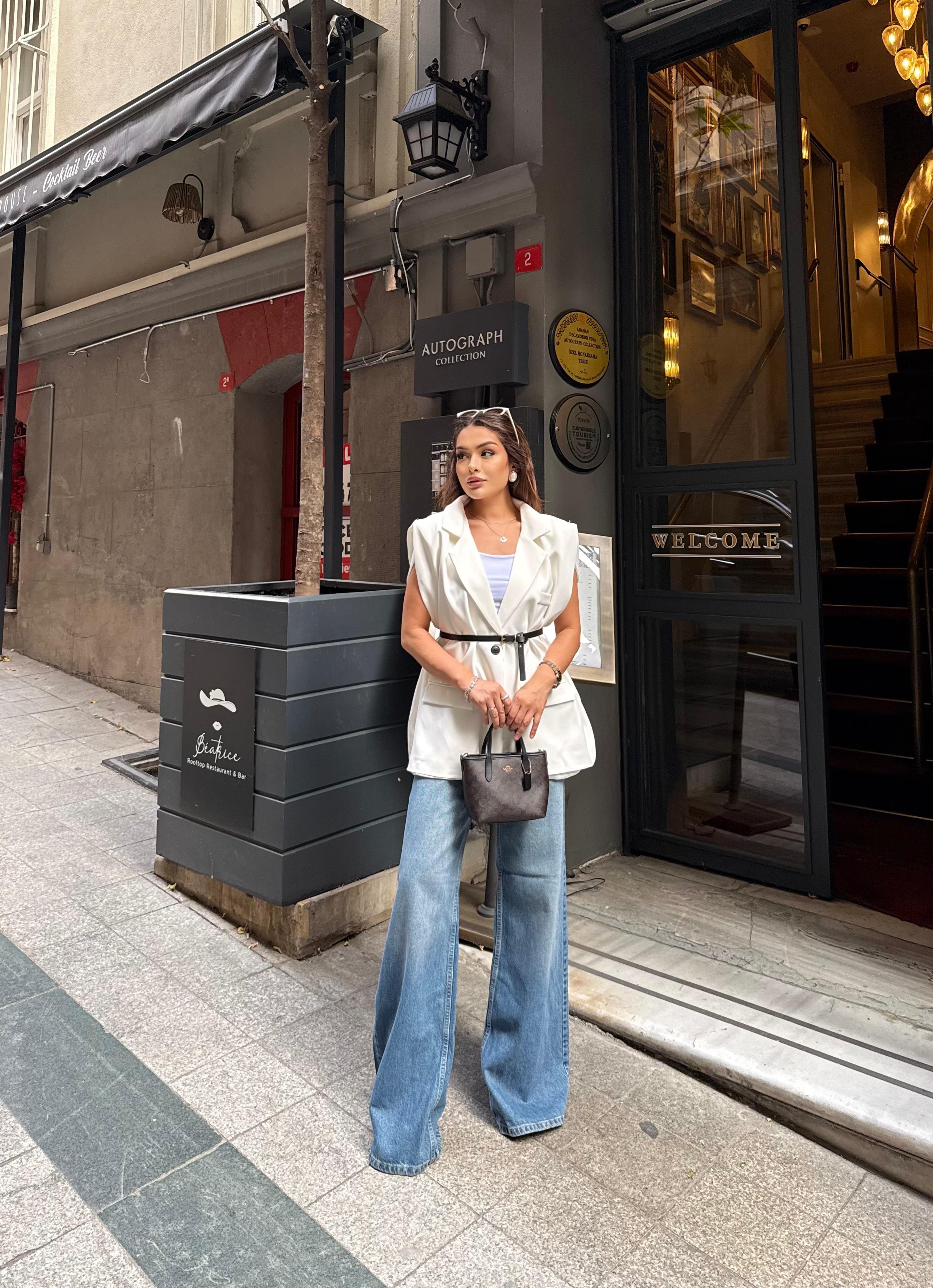 YELEK-275H&R ButikNes Vatka Detaylı Yelek Beyaz
