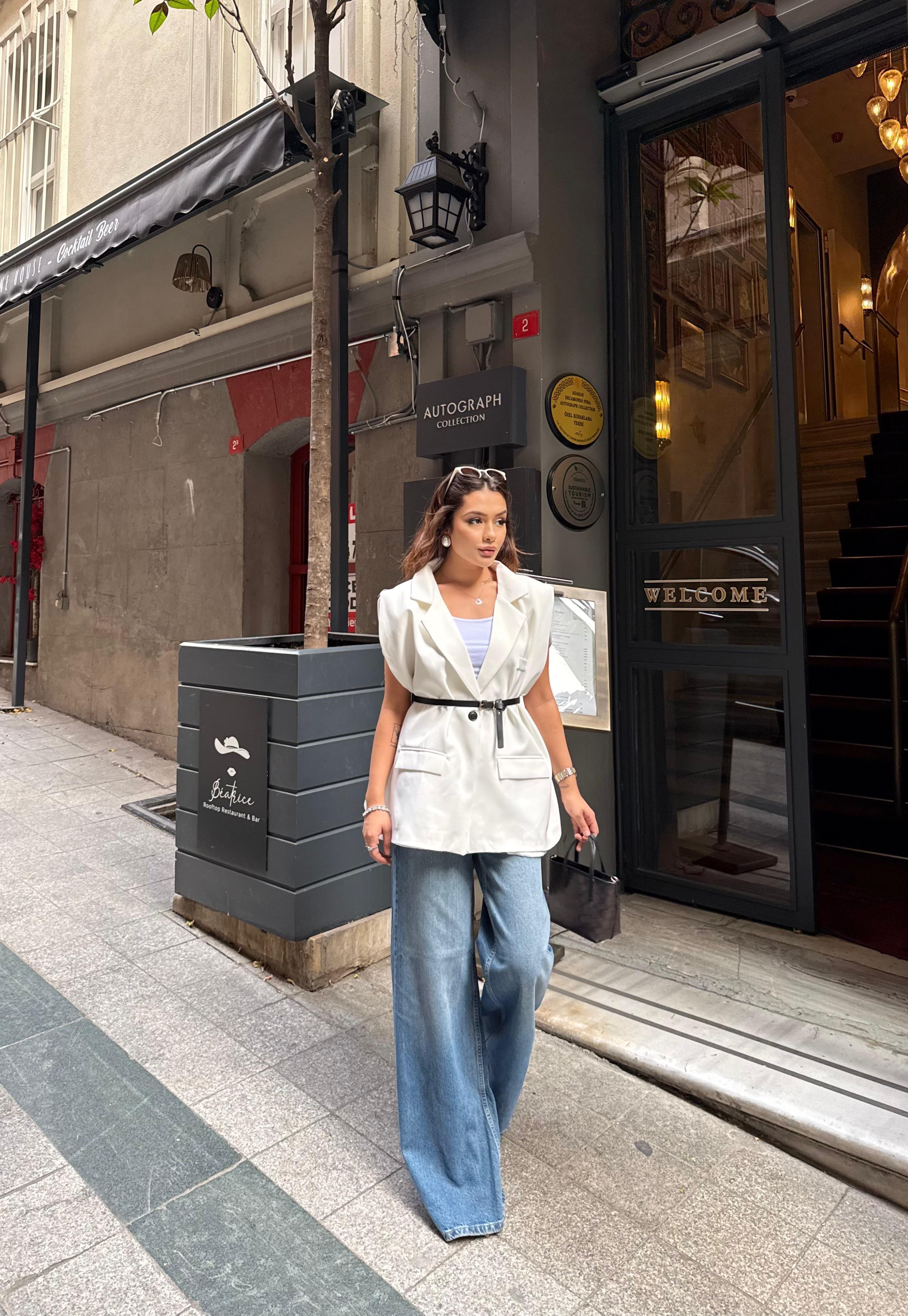 YELEK-275H&R ButikNes Vatka Detaylı Yelek Beyaz