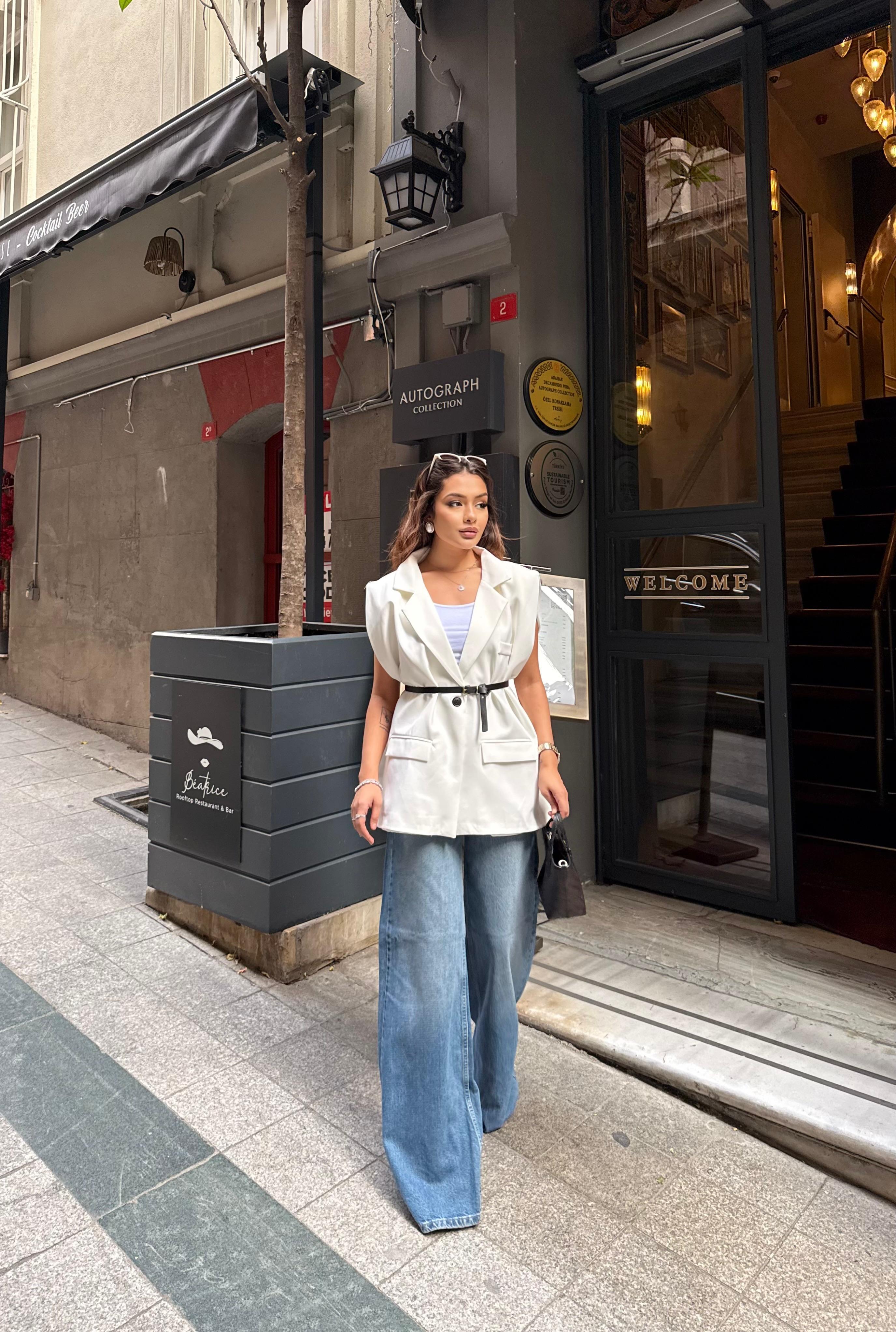 YELEK-275H&R ButikNes Vatka Detaylı Yelek Beyaz