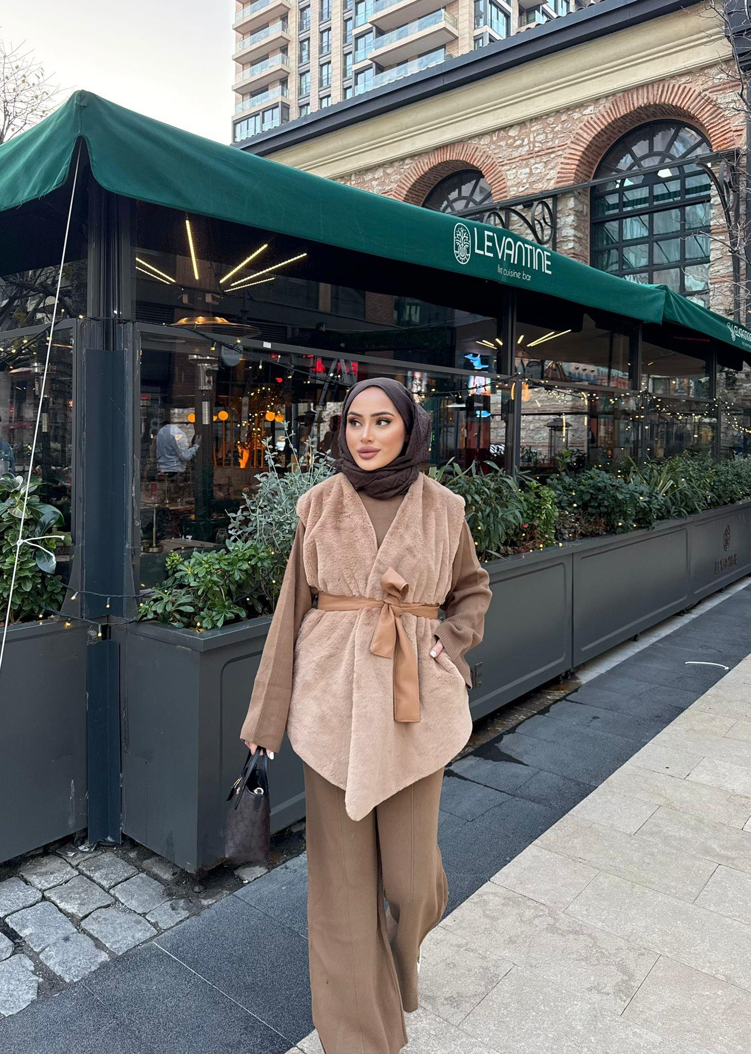 YELEK-256H&R ButikZeyna Tüylü Yelek Camel