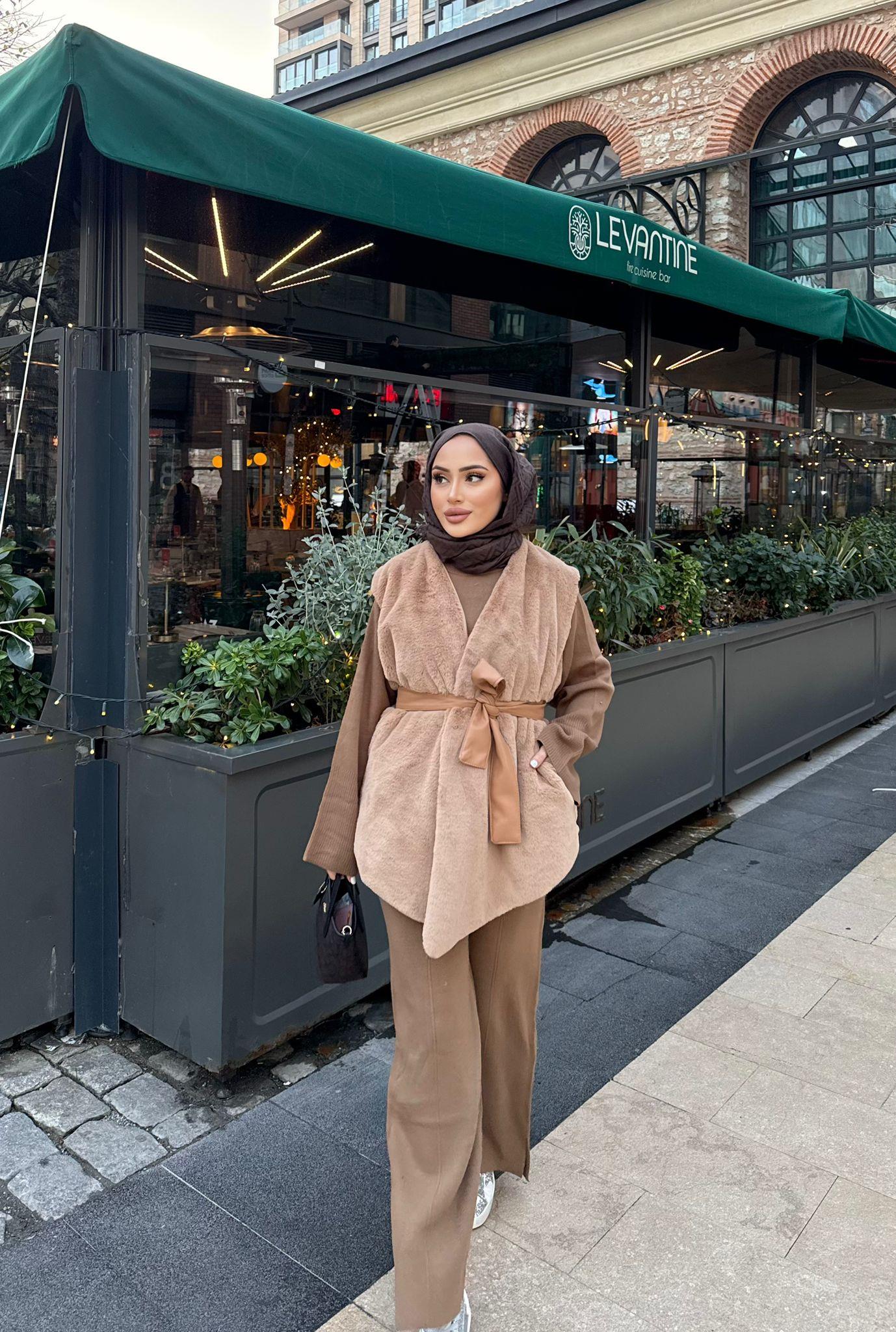 YELEK-256H&R ButikZeyna Tüylü Yelek Camel