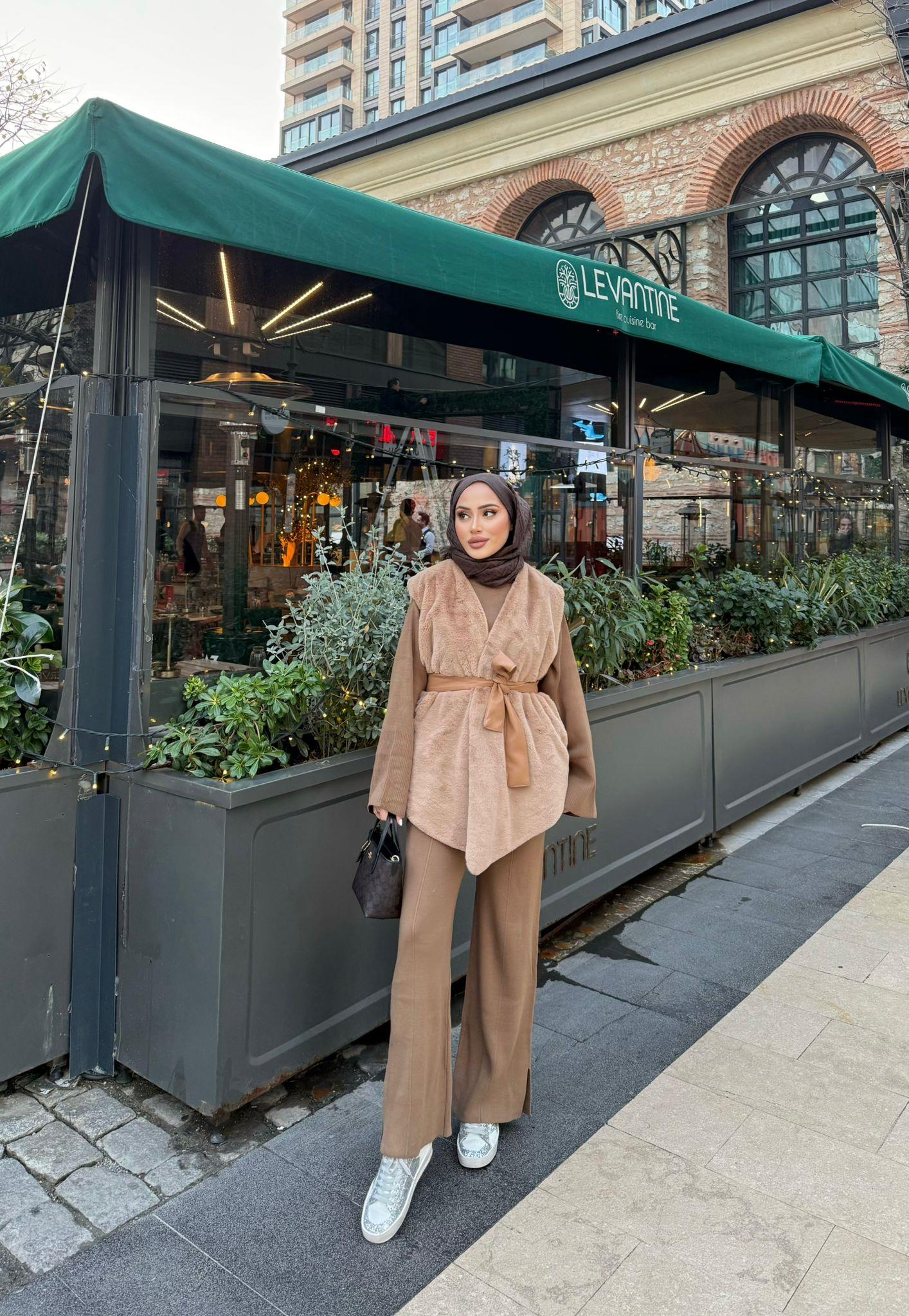 YELEK-256H&R ButikZeyna Tüylü Yelek Camel