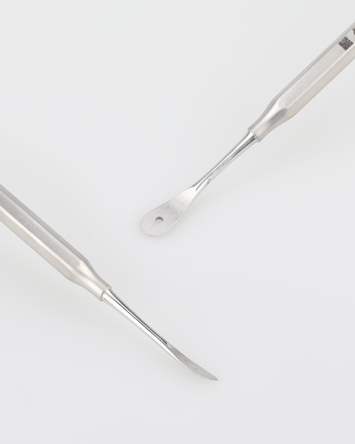 Queen  Doğrusal Delikli Oval-Sivri Periost Elevatörü FIG-9A 8mm-4mm 19cm - QRAS1H067