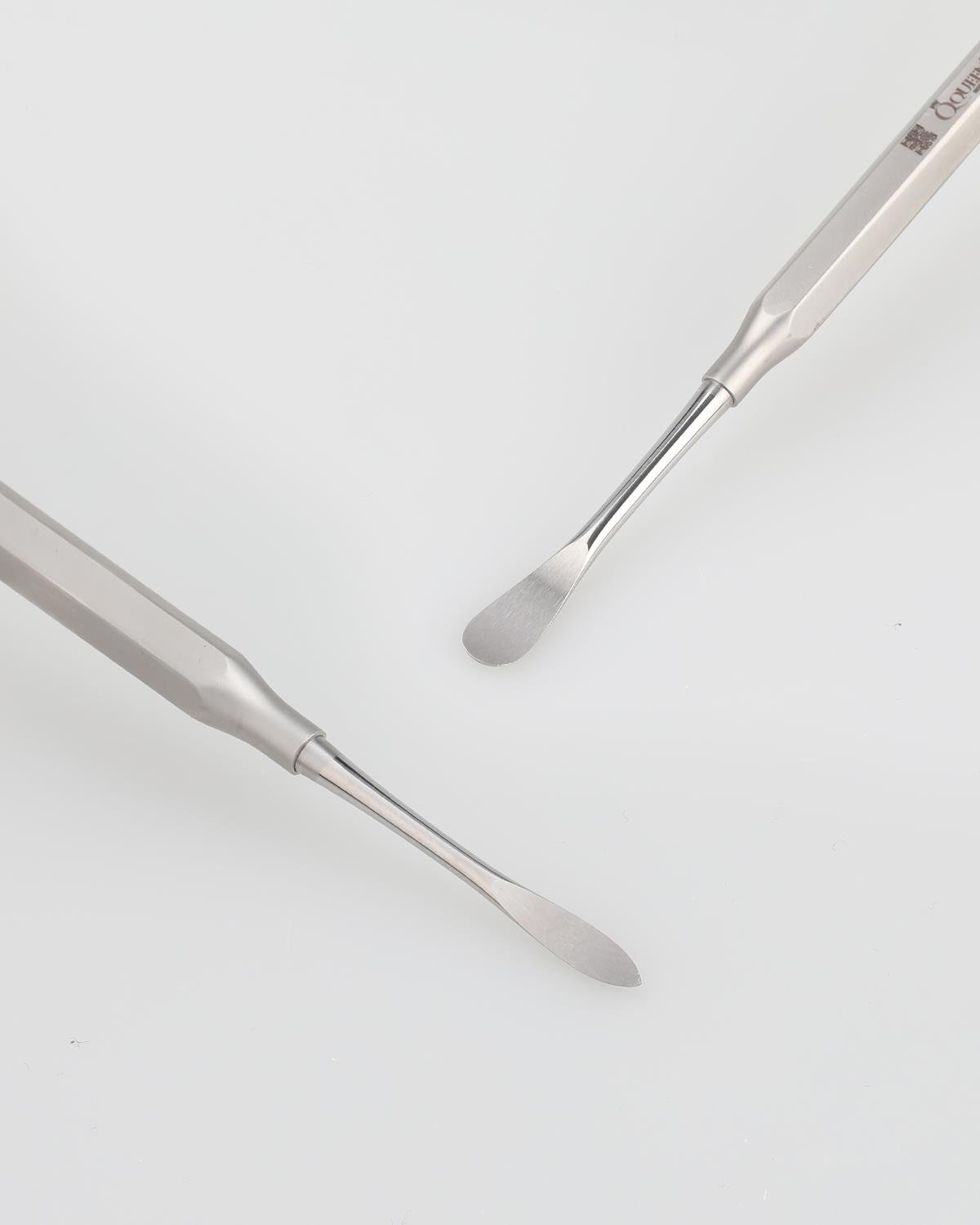 Queen  Doğrusal Oval-Sivri Periost Elevatörü Molt 7mm-4mm 19cm - QRAS1H060