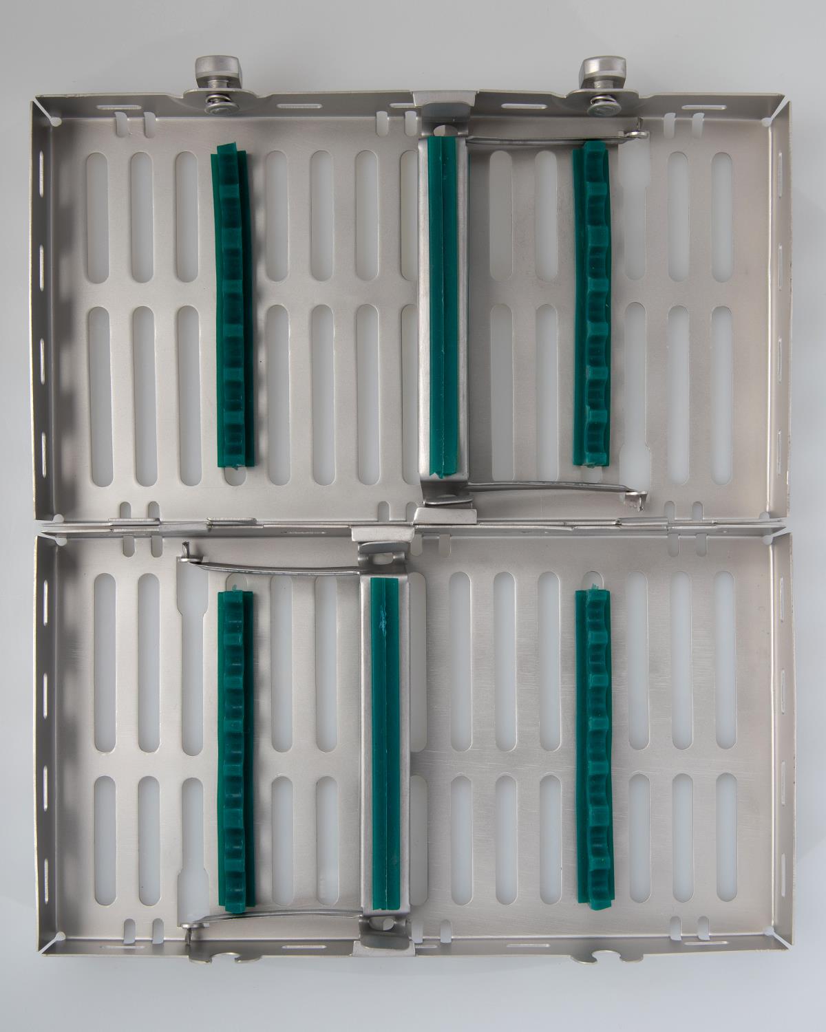 Silikon Tutamaçlı Sterilizasyon Kaseti 12cm/20cm/4cm 14 Aletlik