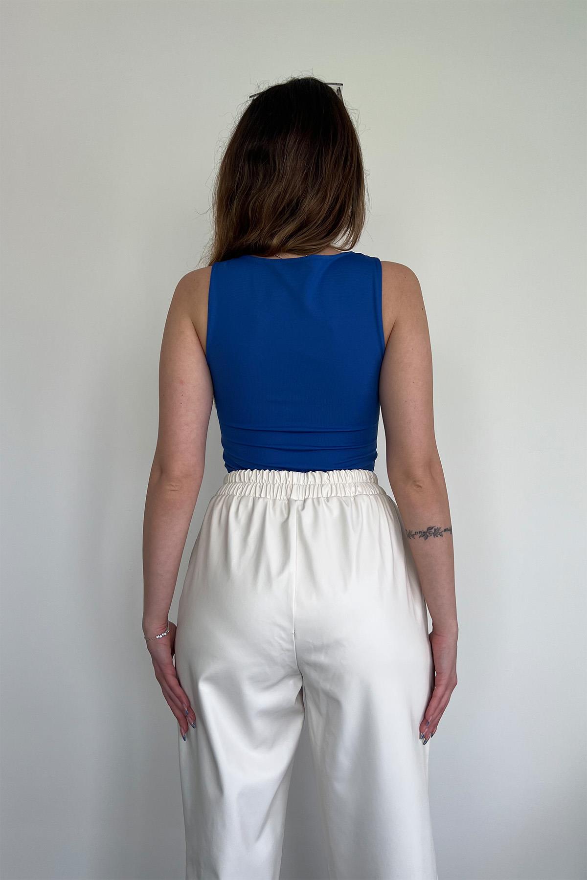 رياضي غواص طويل