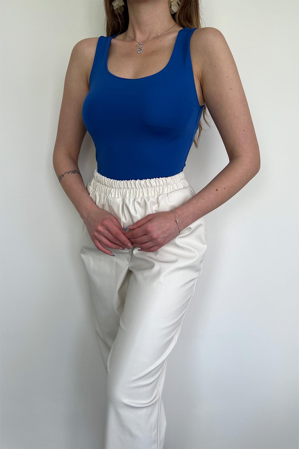 رياضي غواص طويل