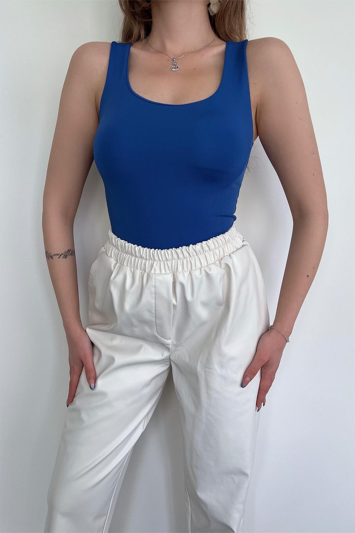 رياضي غواص طويل