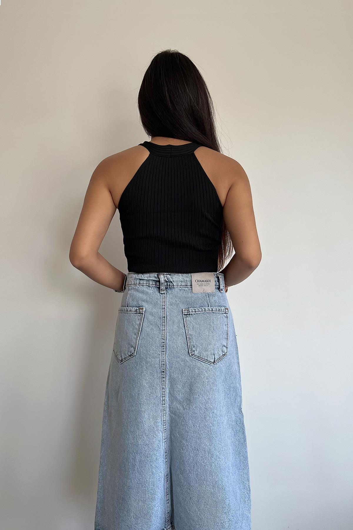 ЗЛЫЙ СПОРТСМЕН С ПЕРЕДНИМ ВОРОТНИКОМ