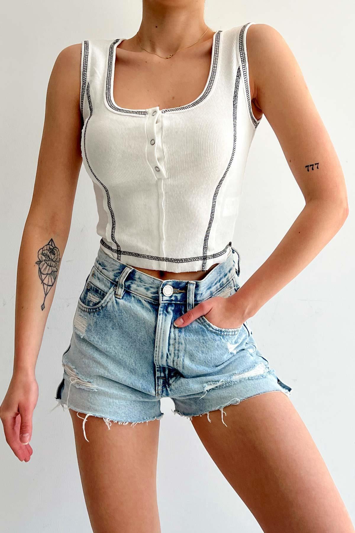 LINE DETAILED BLOUSE