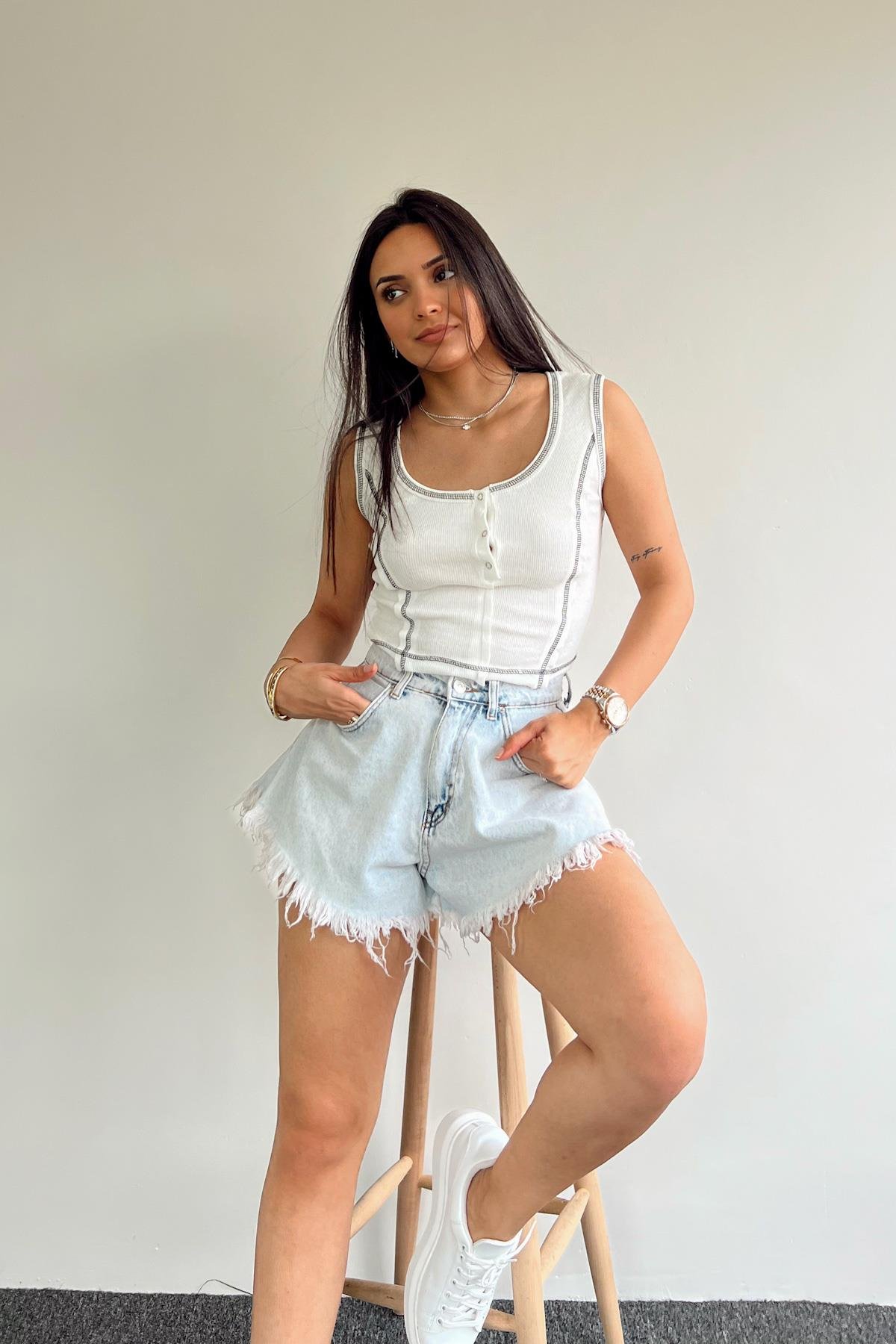 LINE DETAILED BLOUSE