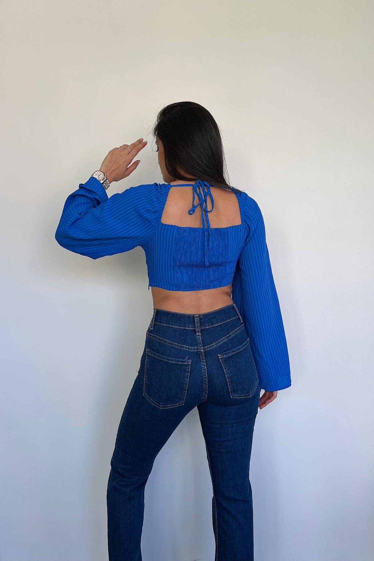 RING DETAILED CROP BLOUSE