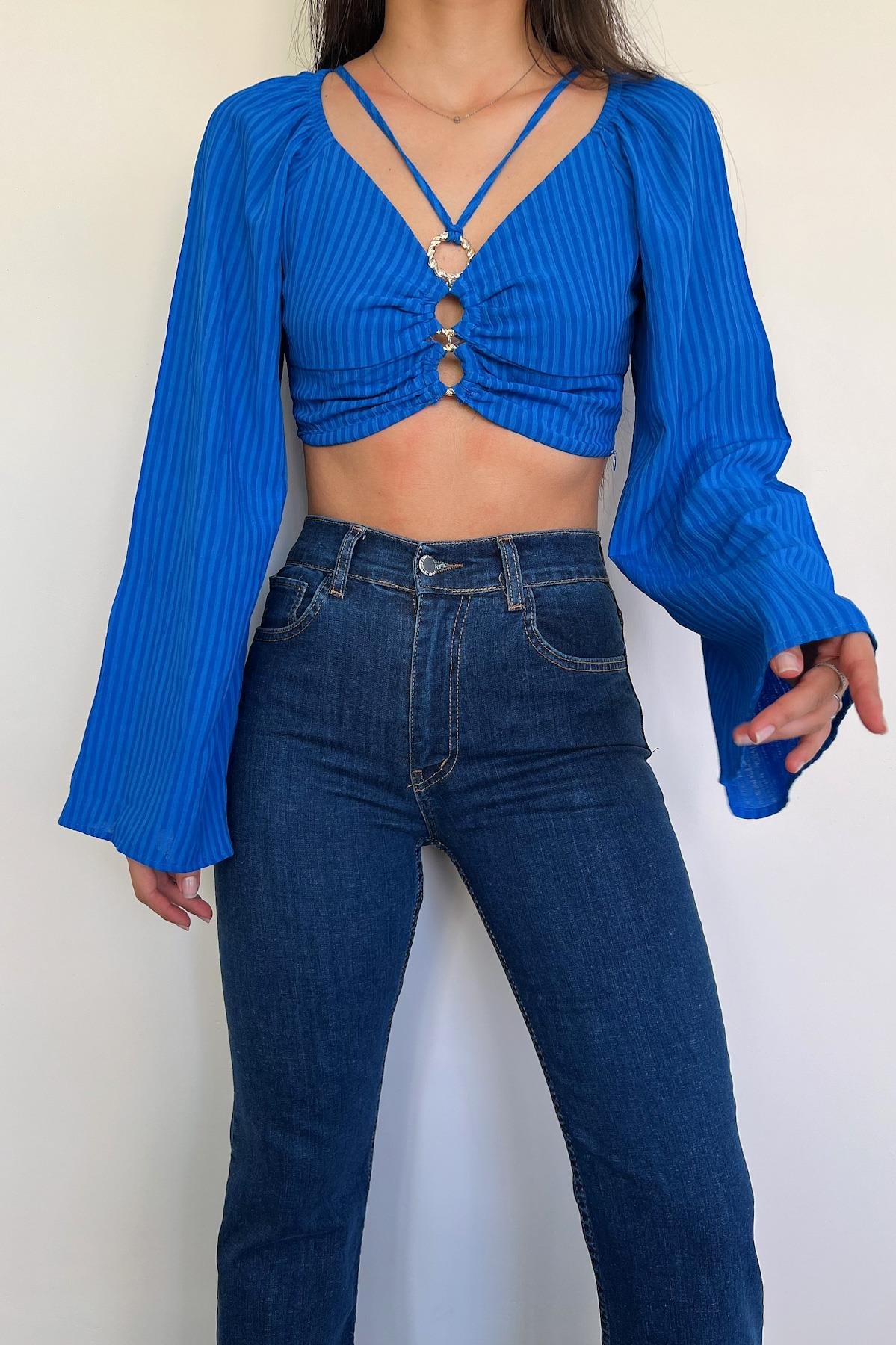 RING DETAILED CROP BLOUSE