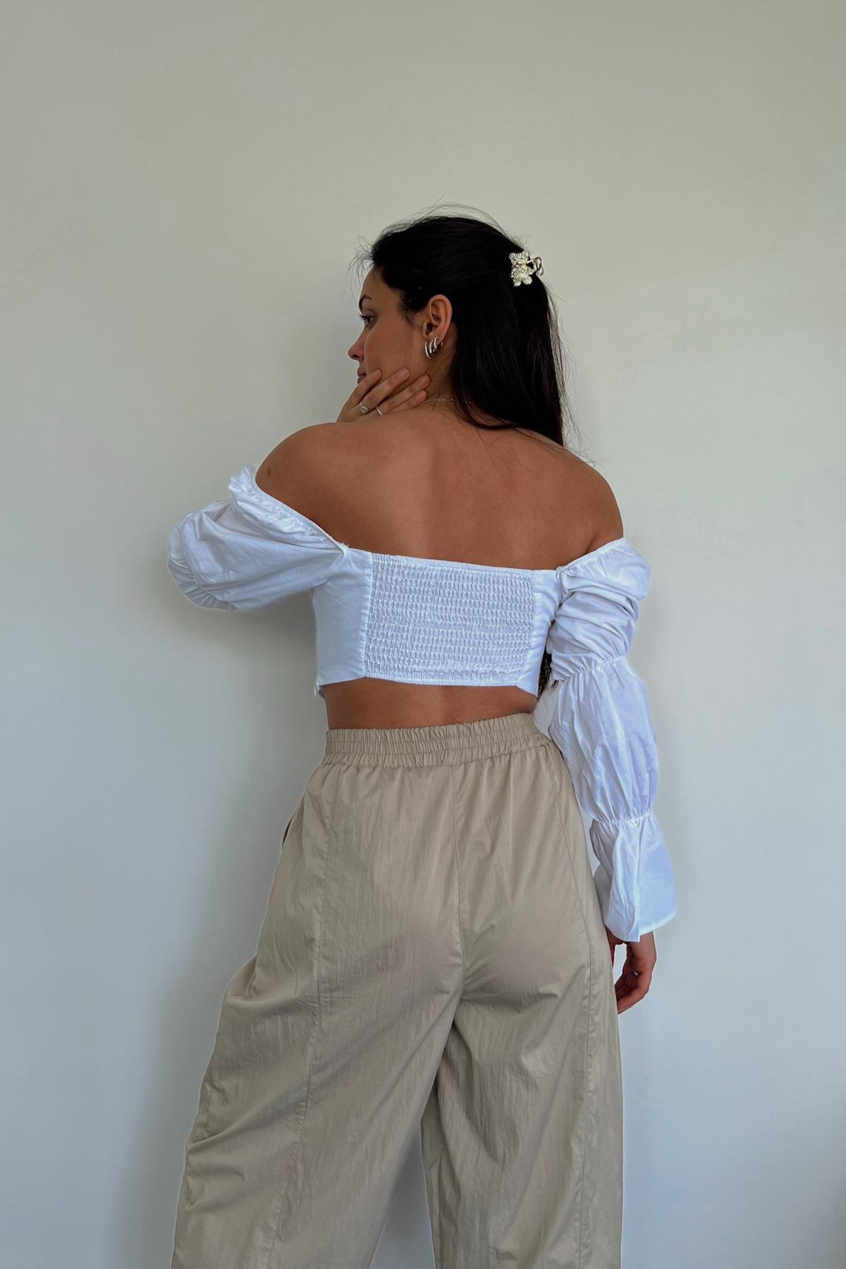 بلوزة بأكمام إسبانية