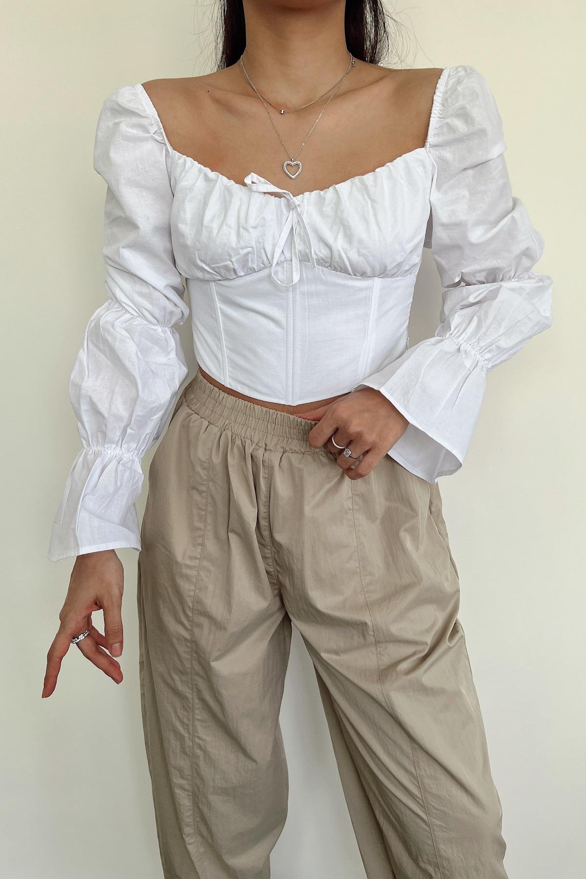 بلوزة بأكمام إسبانية