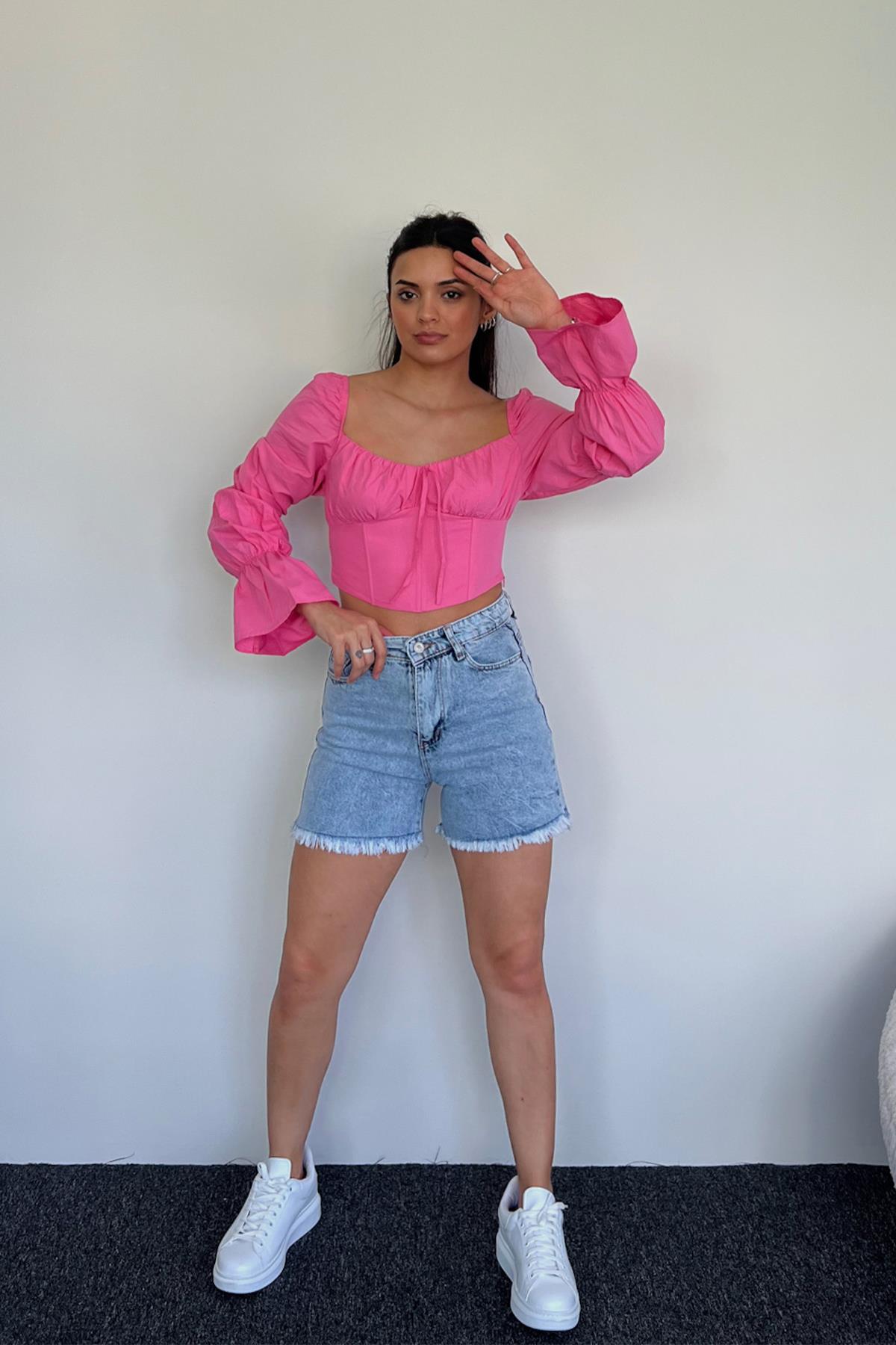 BLUSE MIT SPANISCHEN ÄRMELN