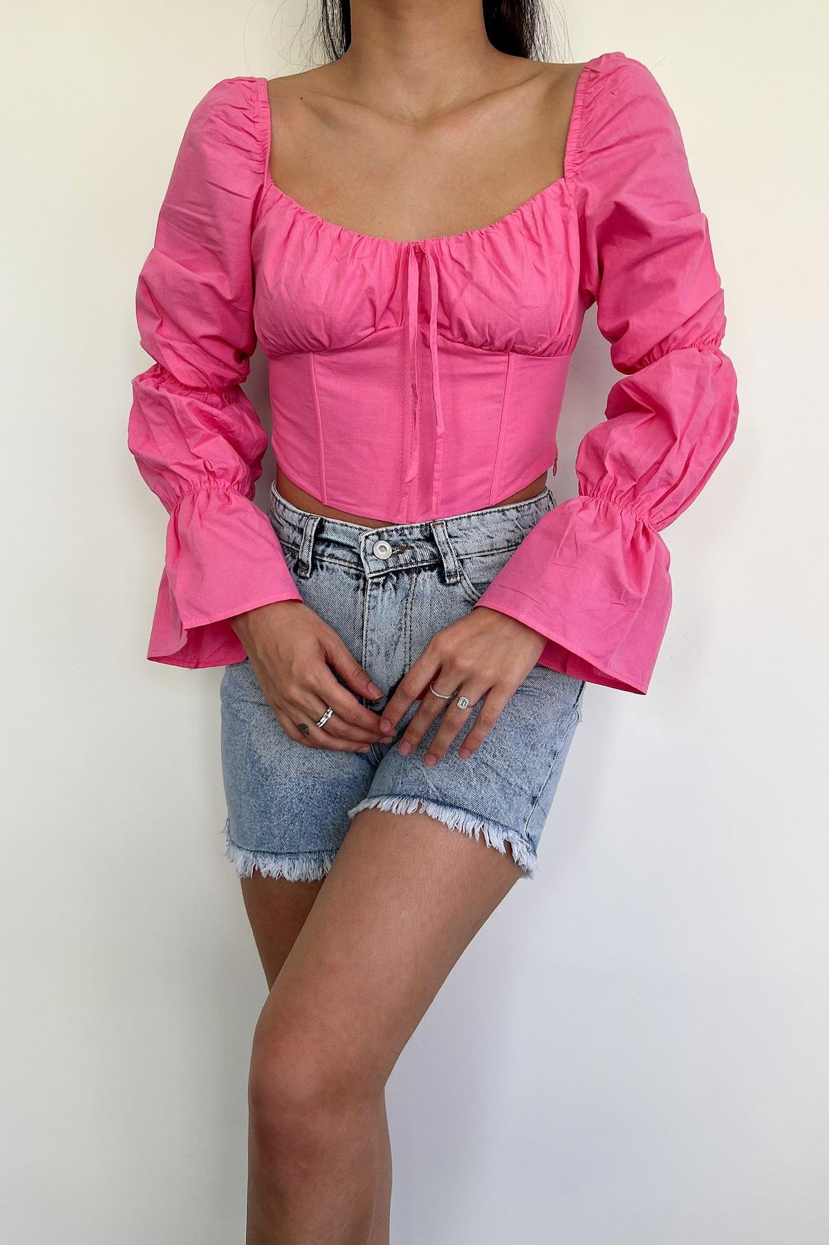 BLUSE MIT SPANISCHEN ÄRMELN