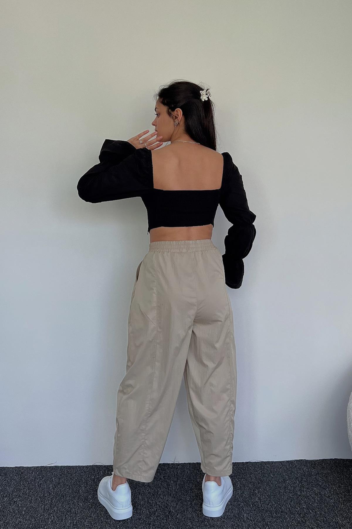 بلوزة بأكمام إسبانية