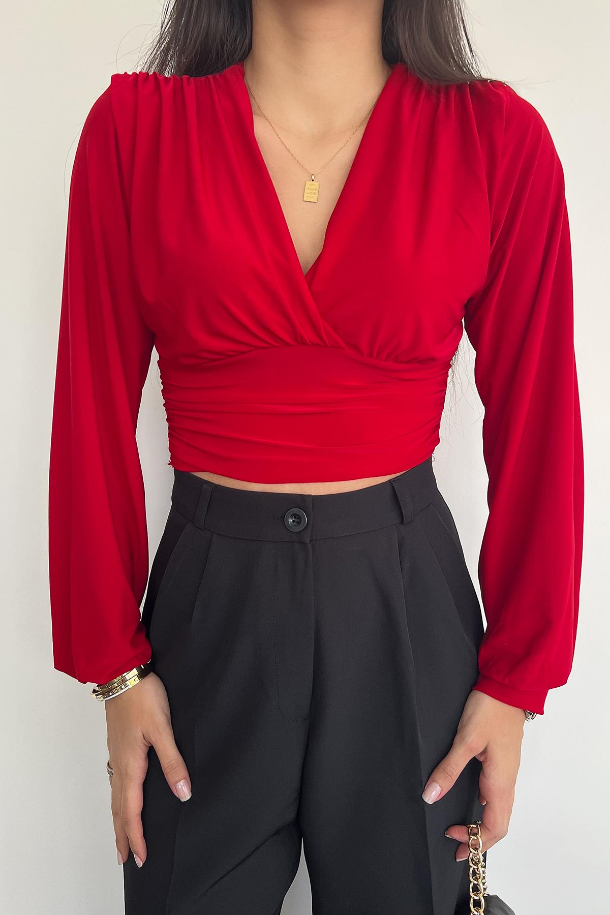 OMUZDAN BÜZGÜLÜ CROP BLUZ KIRMIZI