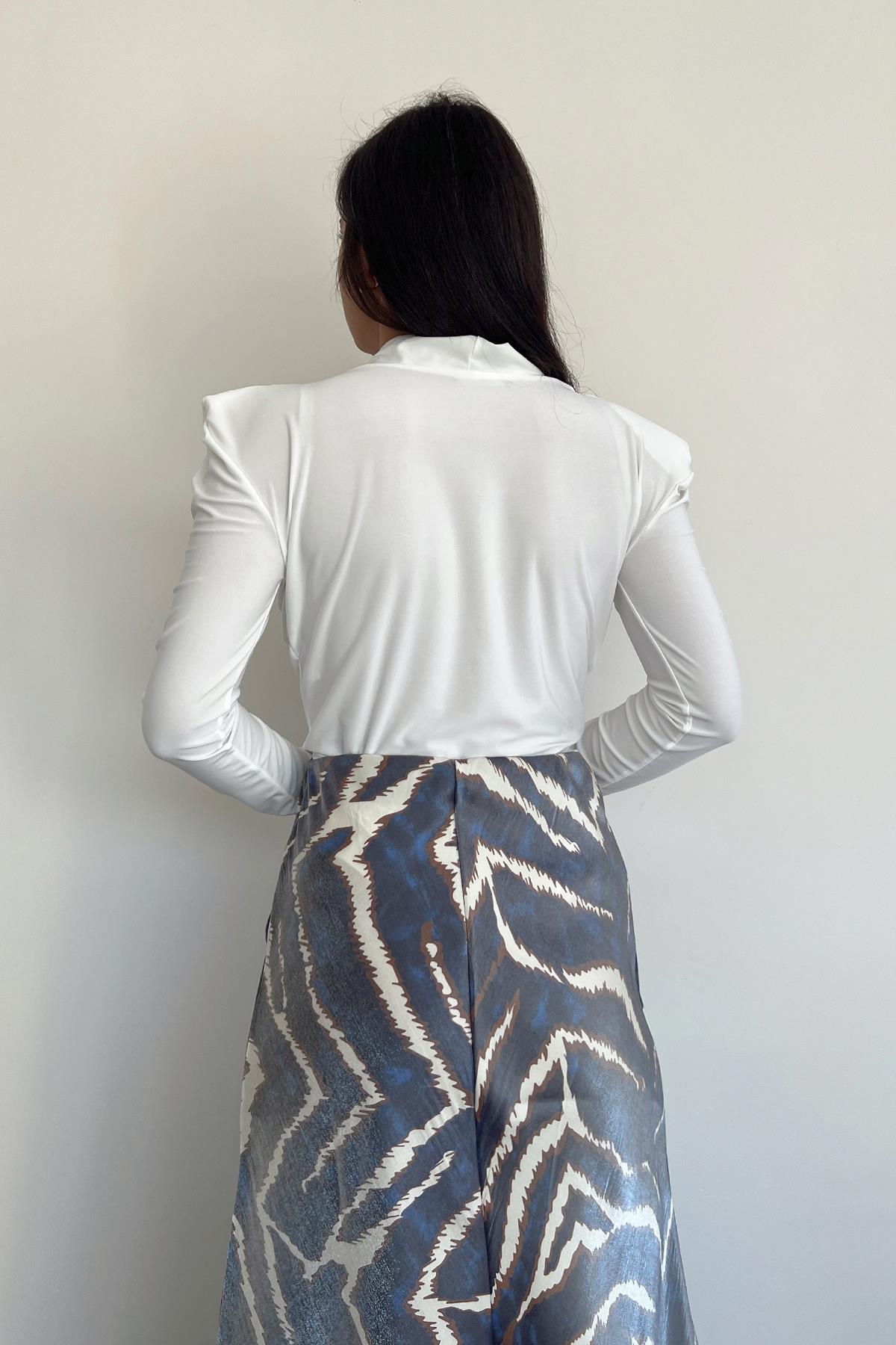 OMUZLARI VATKALI ZIBIN BLUZ BEYAZ