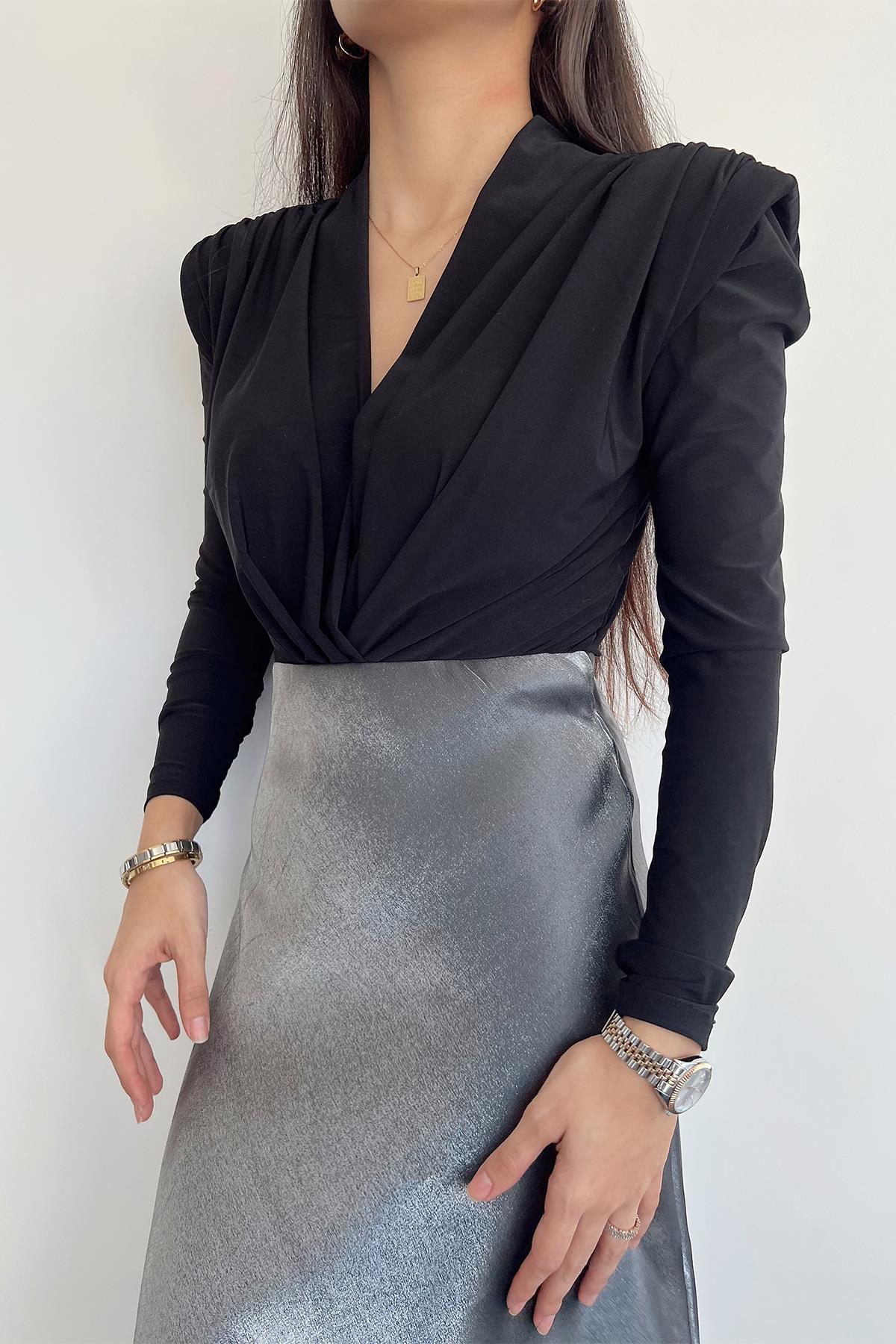 OMUZLARI VATKALI ZIBIN BLUZ SİYAH