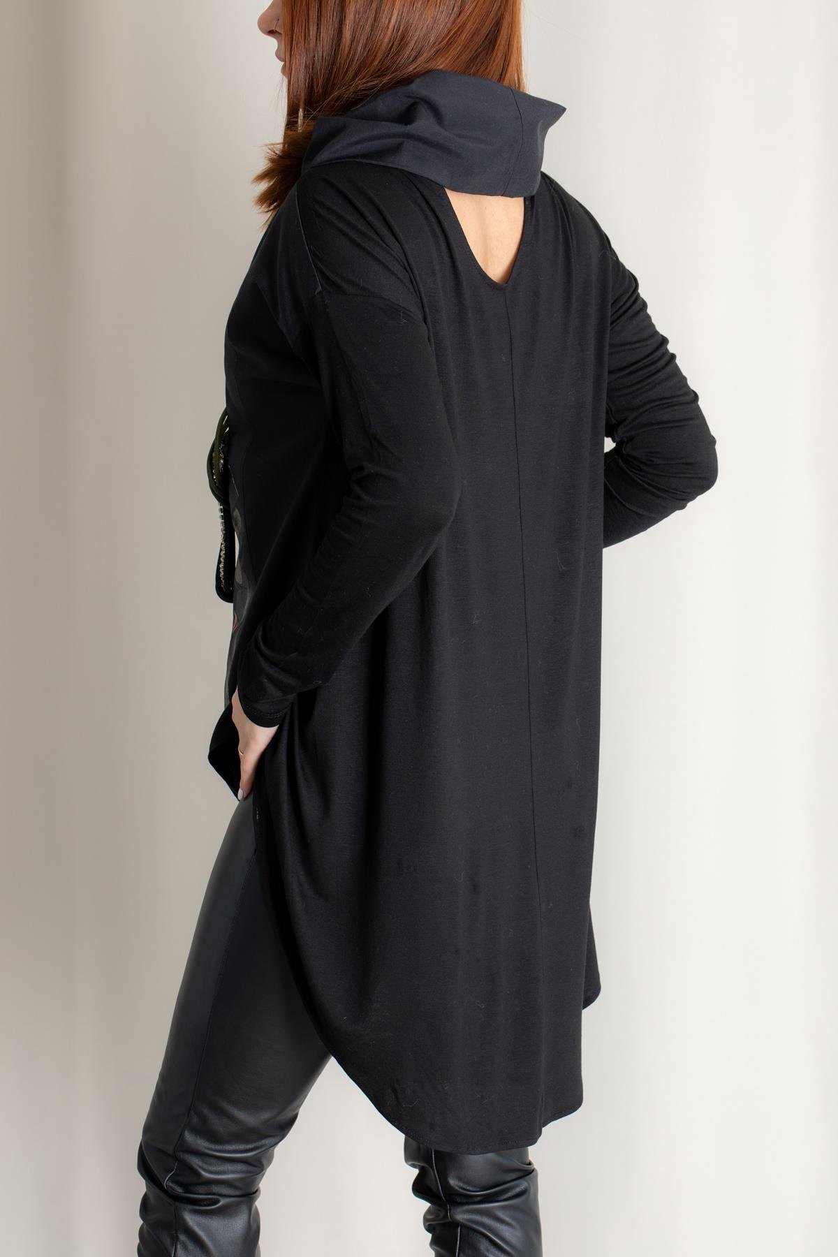 ÖNÜ BASKILI TASARIM BLUZ SİYAH