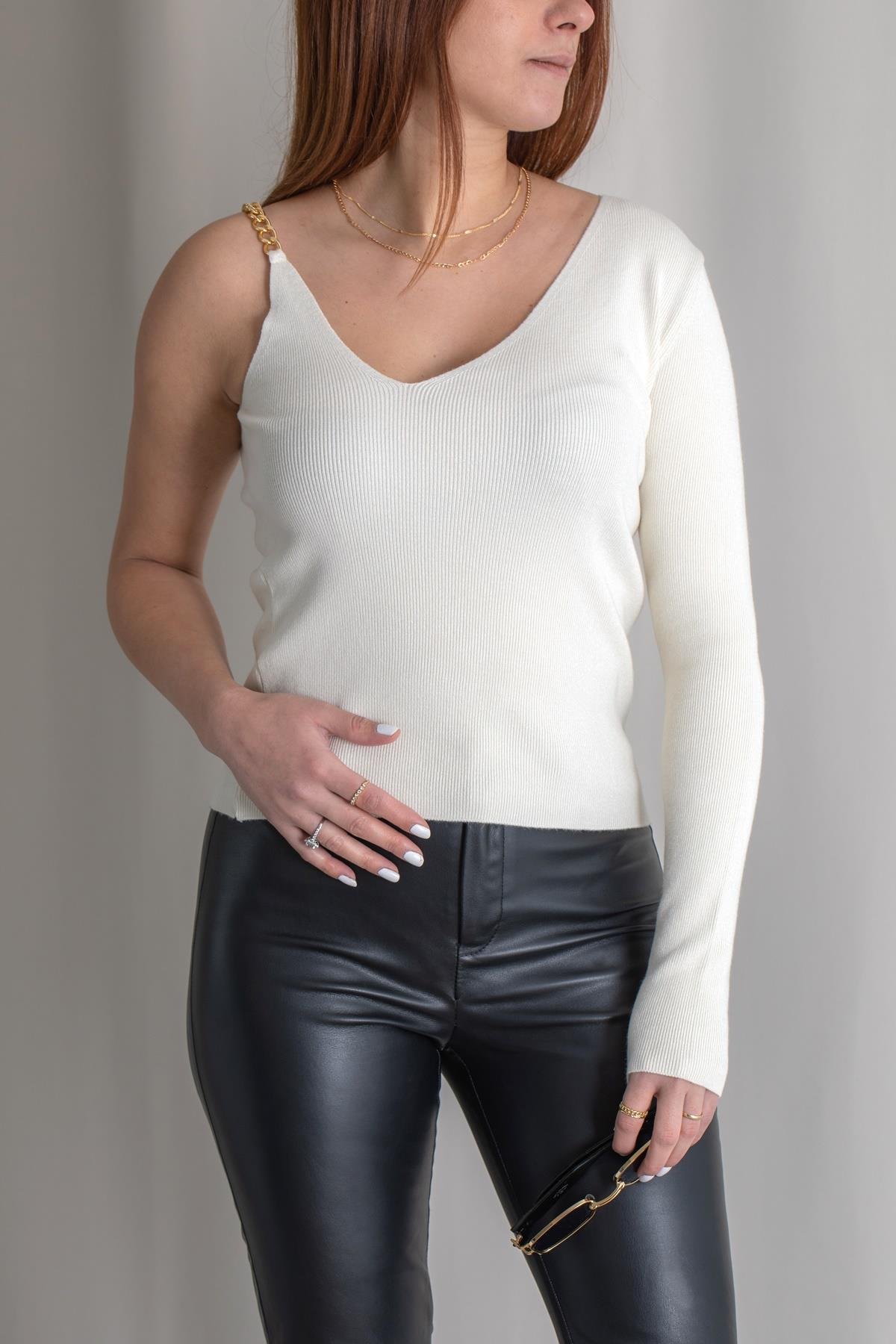 ONE SHOULDER CHAIN BLOUSE