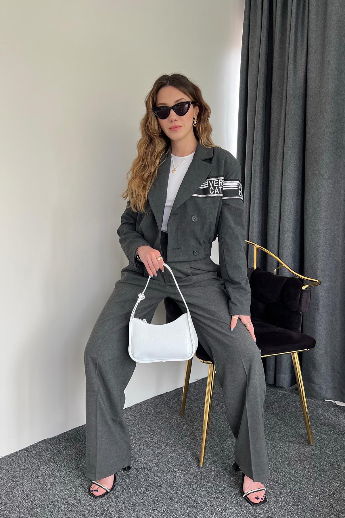 УКОРОЧЕННЫЙ ПИДЖАК BELİ LASTIK