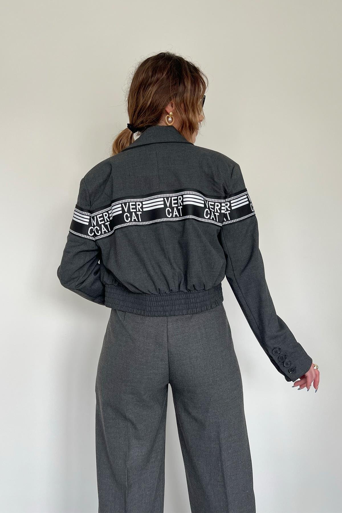 УКОРОЧЕННЫЙ ПИДЖАК BELİ LASTIK