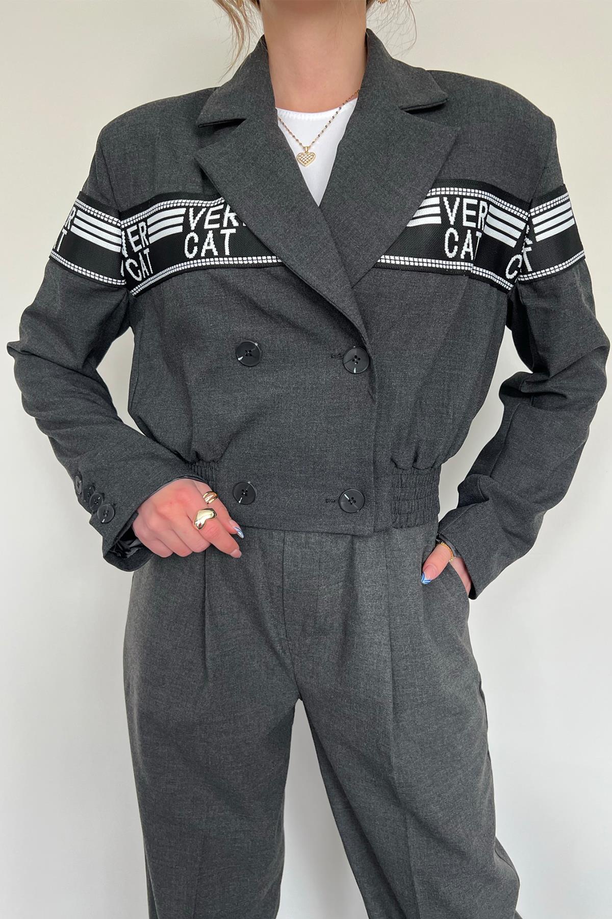 УКОРОЧЕННЫЙ ПИДЖАК BELİ LASTIK