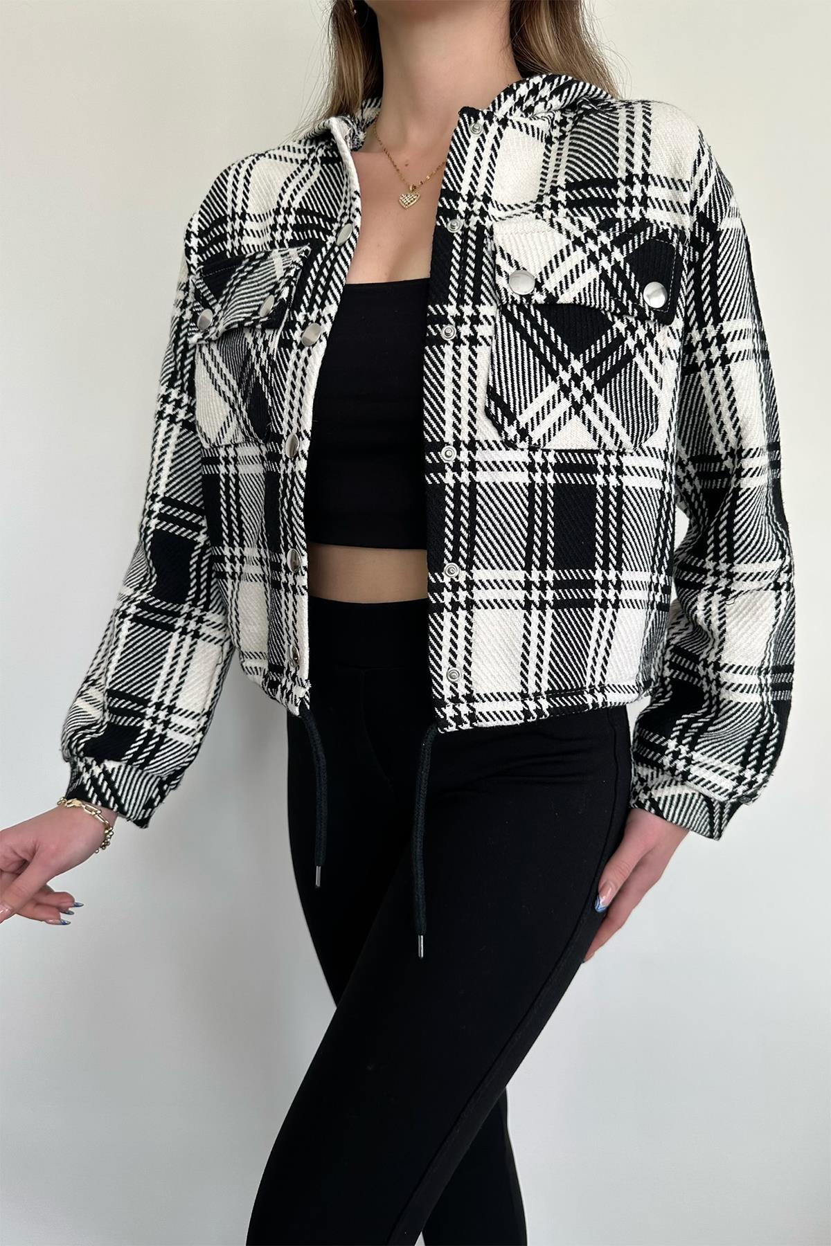 سترة مقنعين