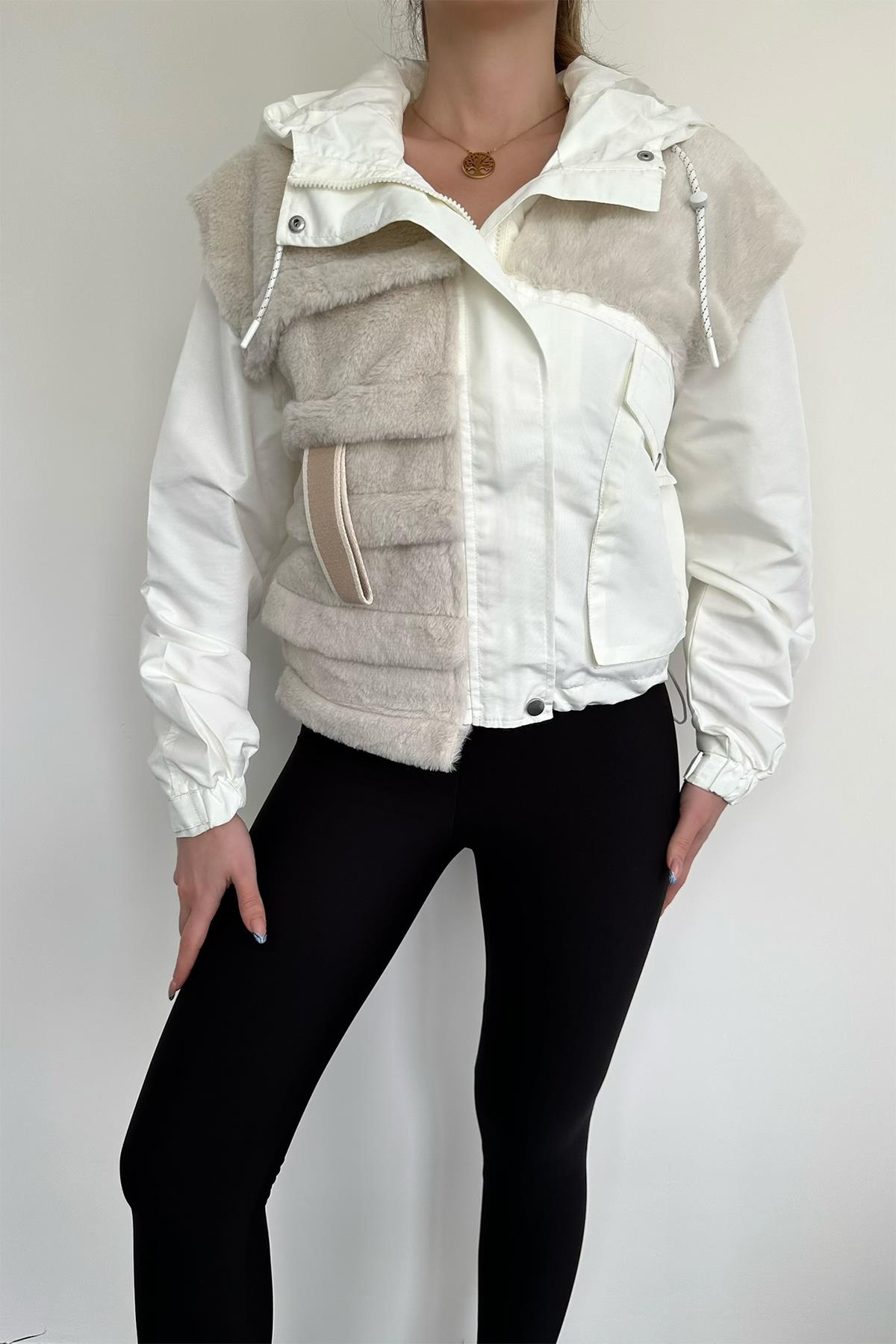 PELUŞ DETAYLI KAPÜŞONLU CEKET BEYAZ