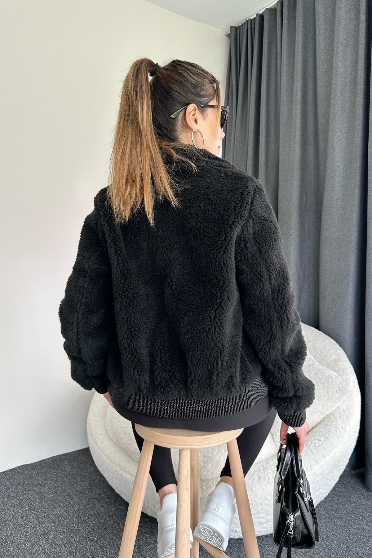 ПЛЮШОВОЕ ПАЛЬТО