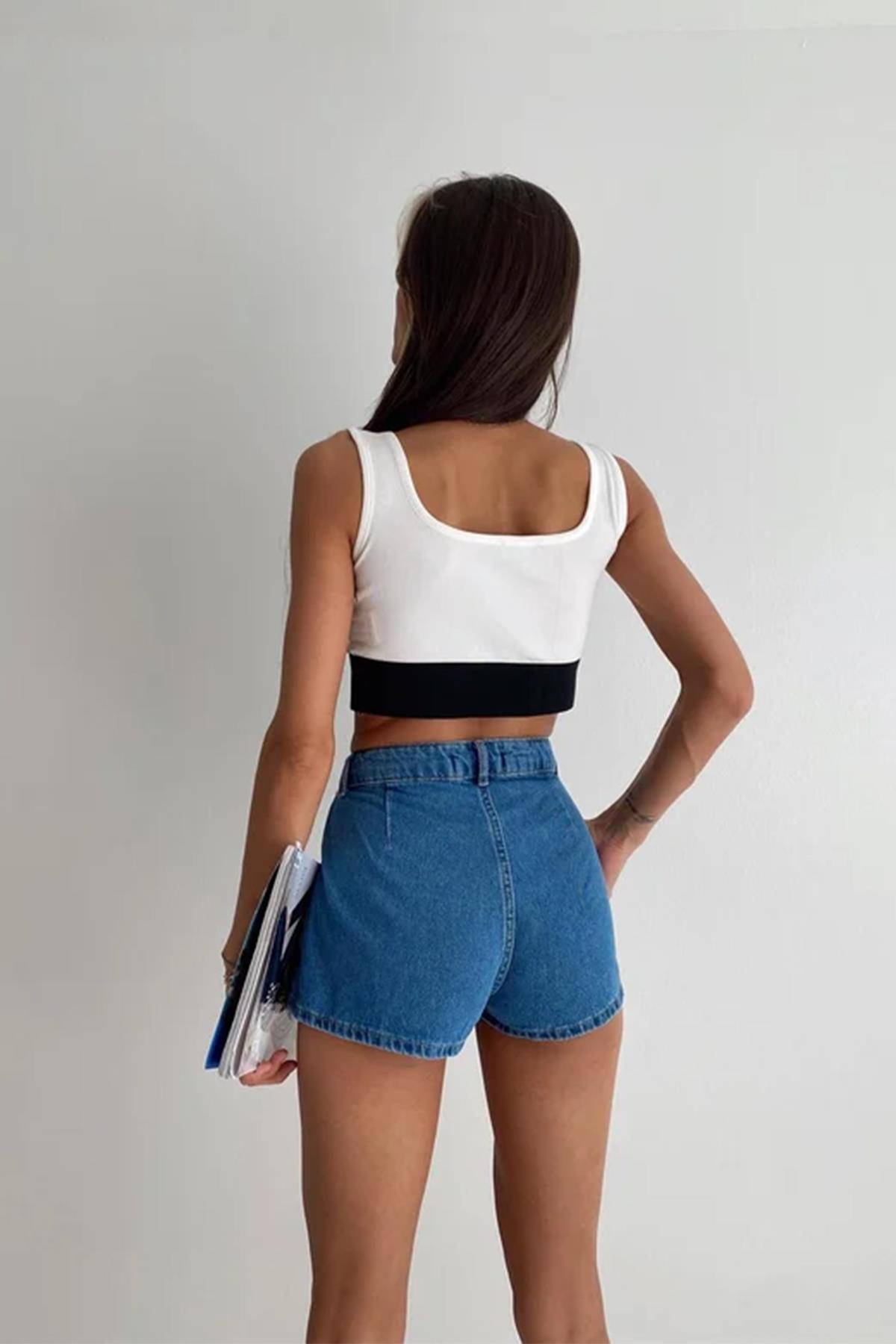 محصول مدعوم مع تفاصيل الخصر المكتوبة