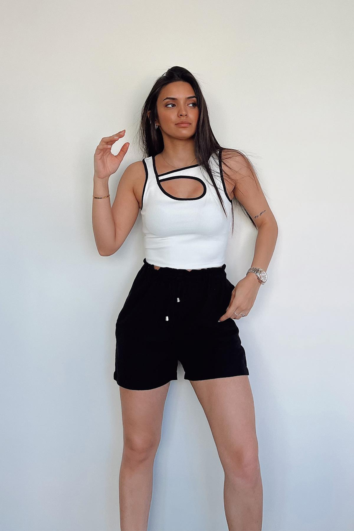 بلوزة متصلة