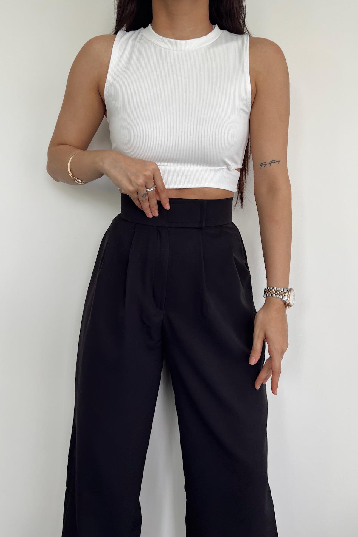 YANLARI PENCERE DETAYLI BLUZ BEYAZ