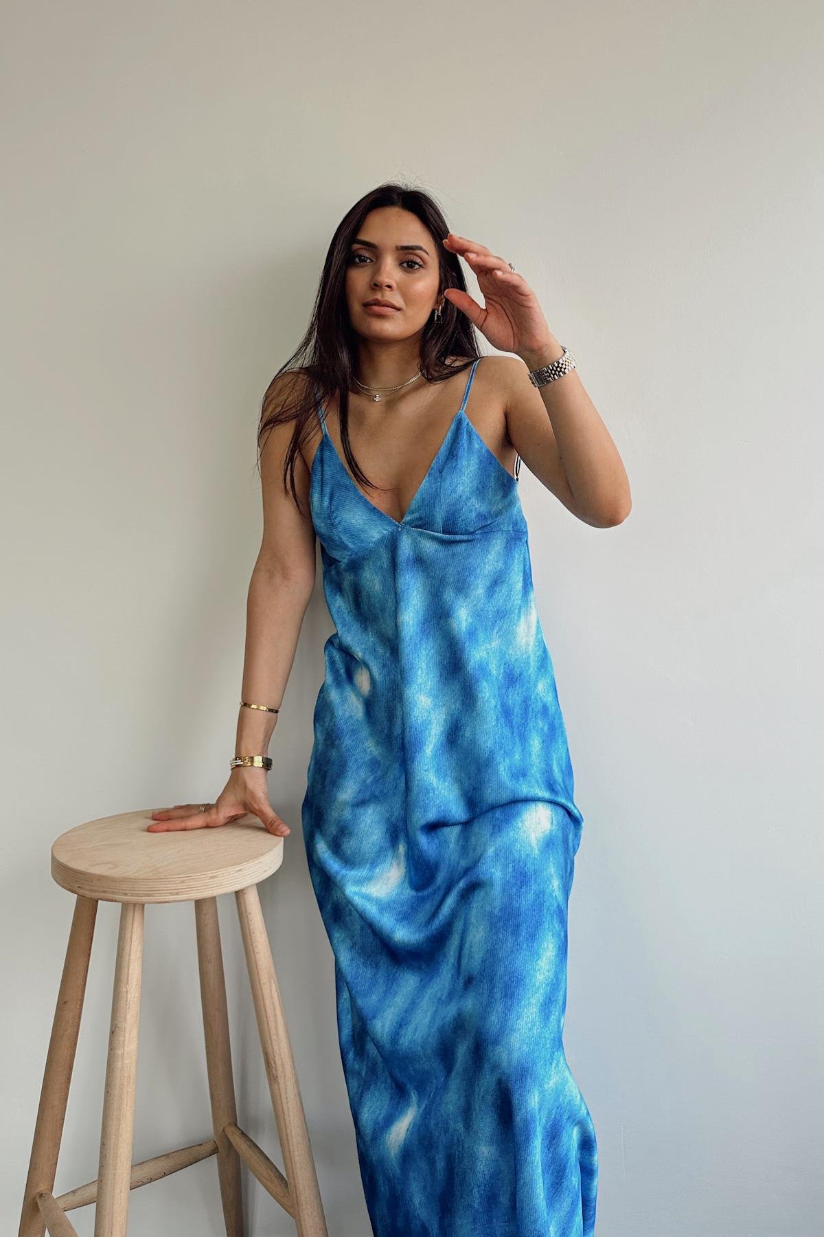 ПОДВЕСНОЕ АТЛАСНОЕ ПЛАТЬЕ МАКСИ