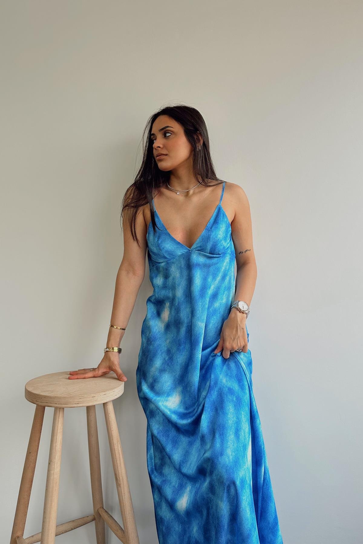 ПОДВЕСНОЕ АТЛАСНОЕ ПЛАТЬЕ МАКСИ