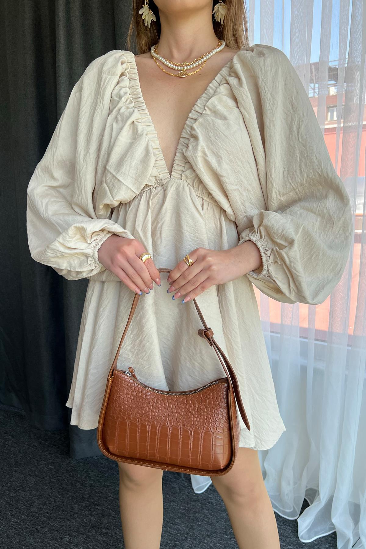 BLUMENKLEID MIT BALLONÄRMELN