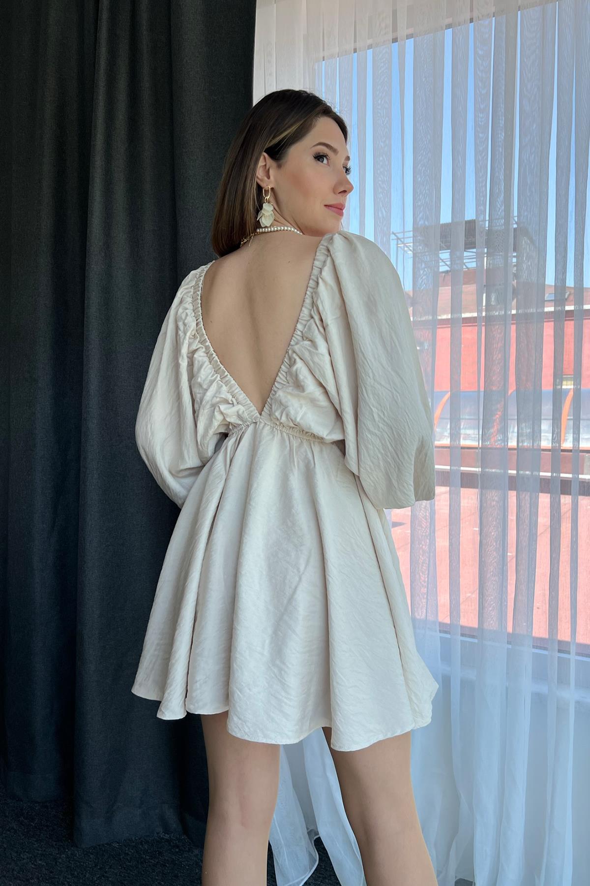 BLUMENKLEID MIT BALLONÄRMELN